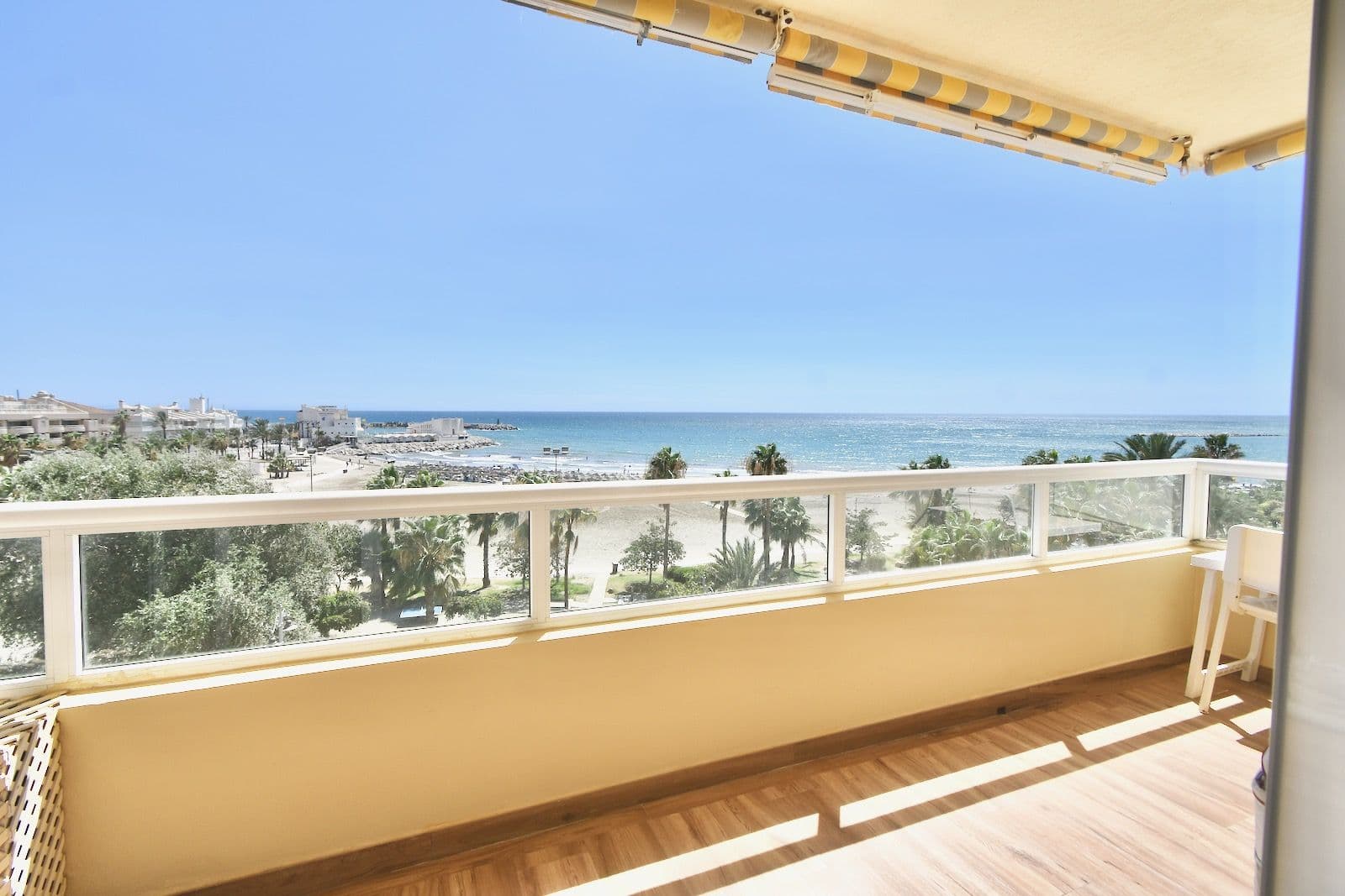 Middle Floor Apartment in Benalmadena, Benalmádena