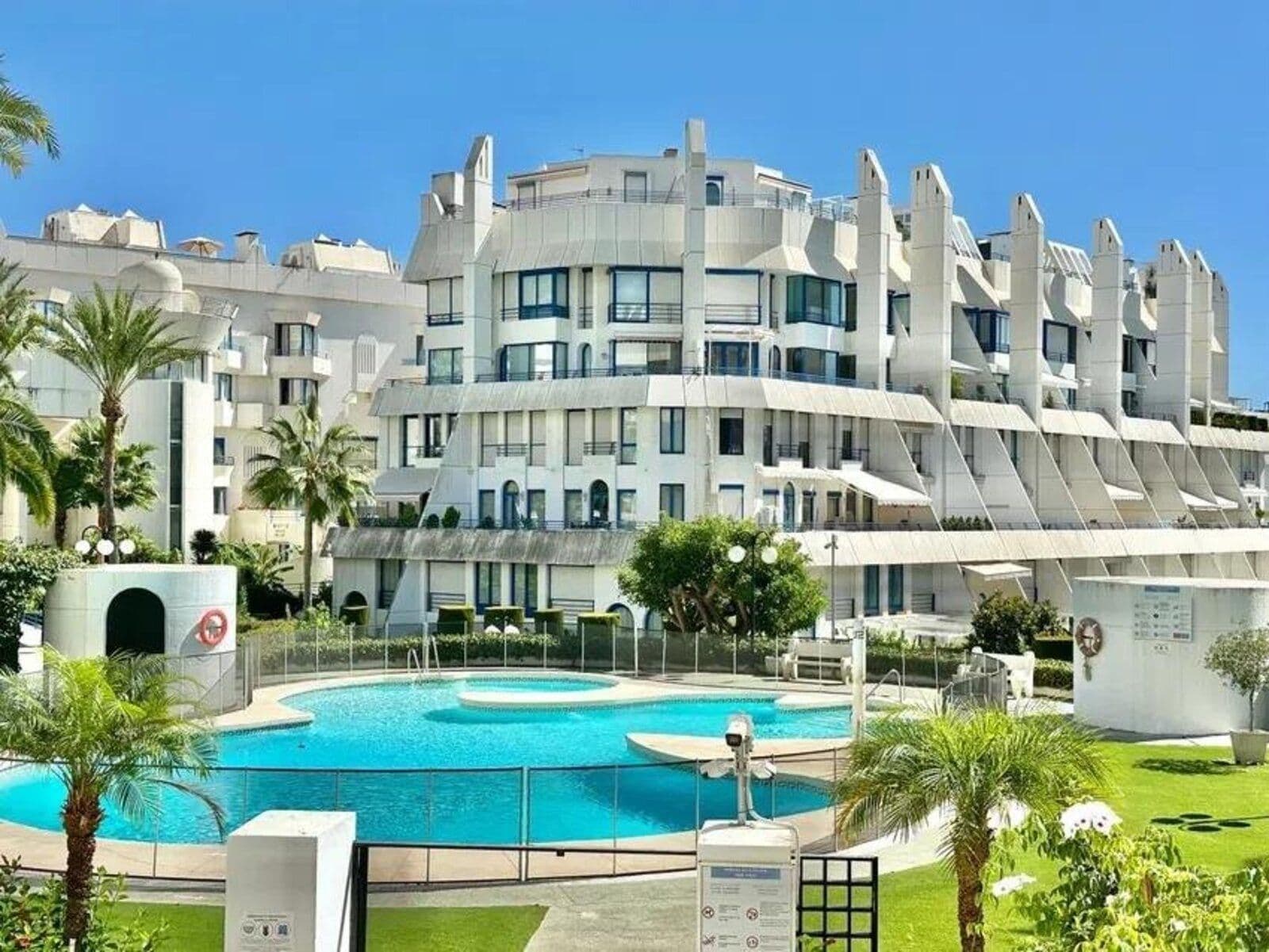 Duplex in The Golden Mile, Marbella