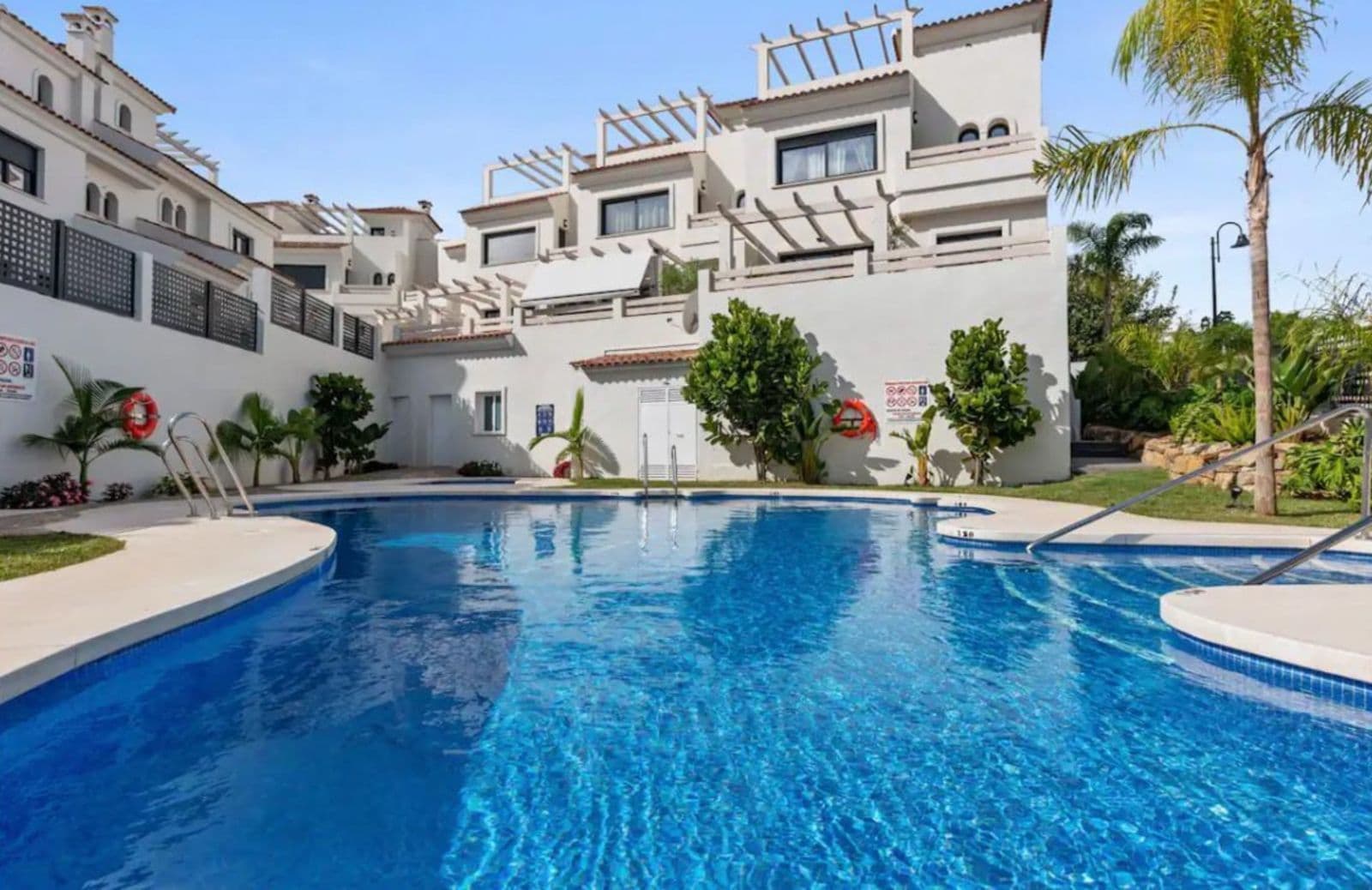 Townhouse in El Paraiso, Estepona
