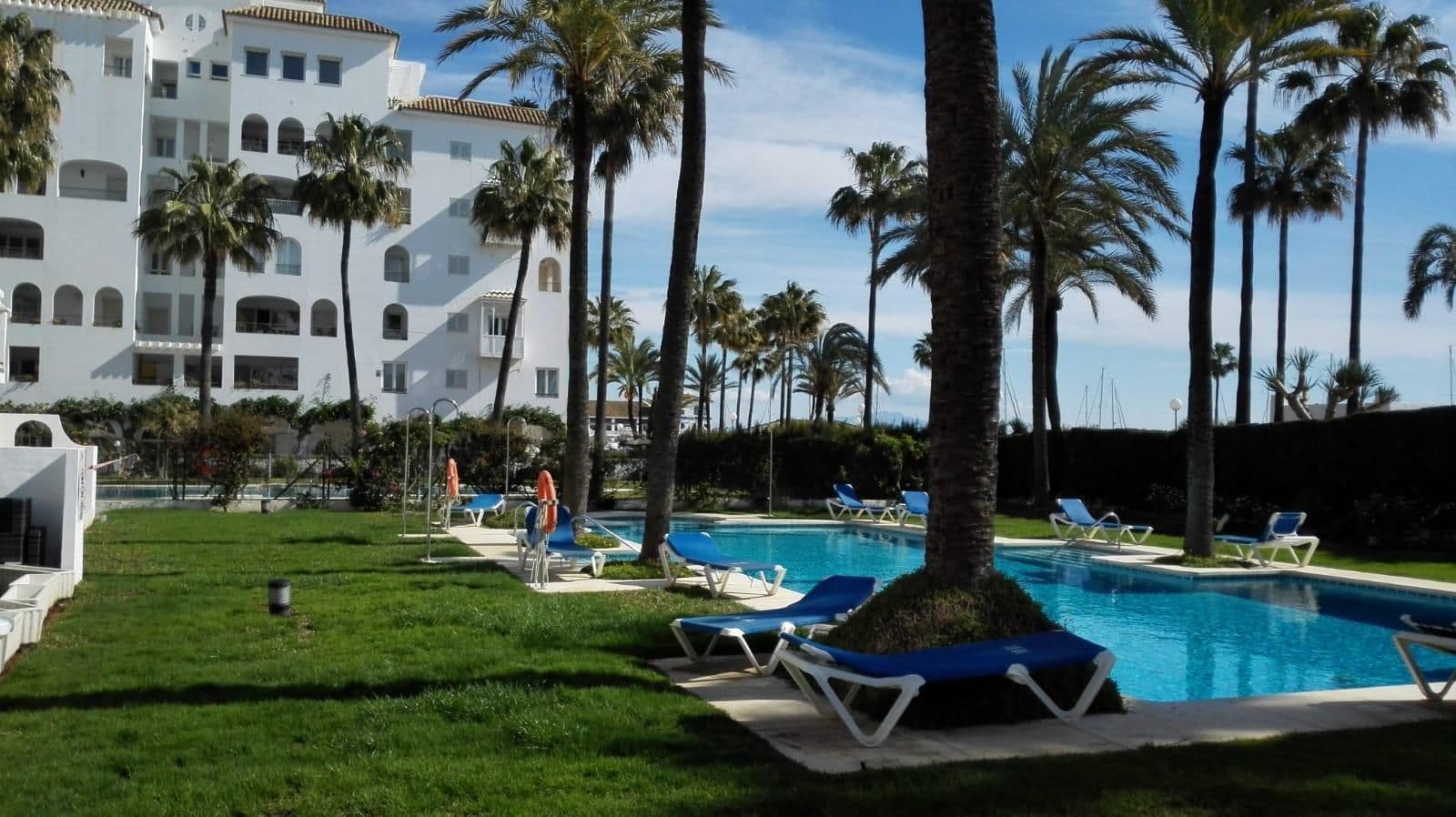 Middle Floor Apartment in La Duquesa, Manilva