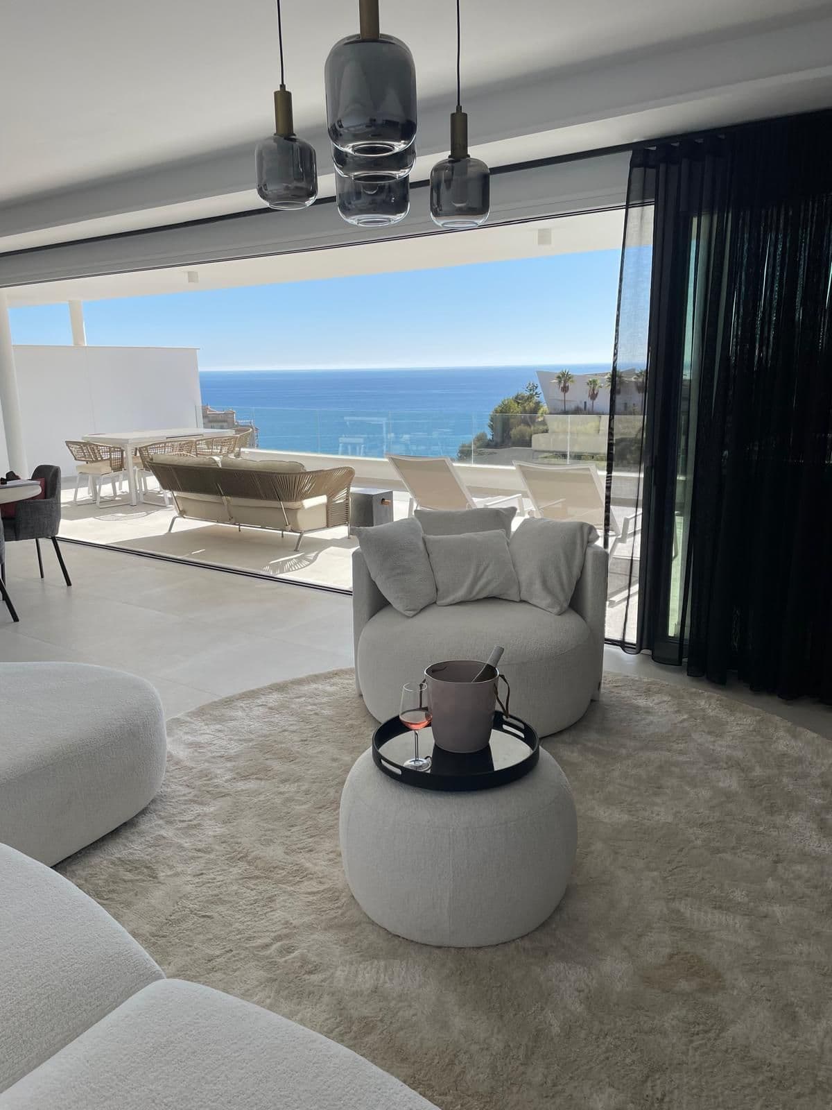 Middle Floor Apartment in Benalmadena Costa, Benalmádena