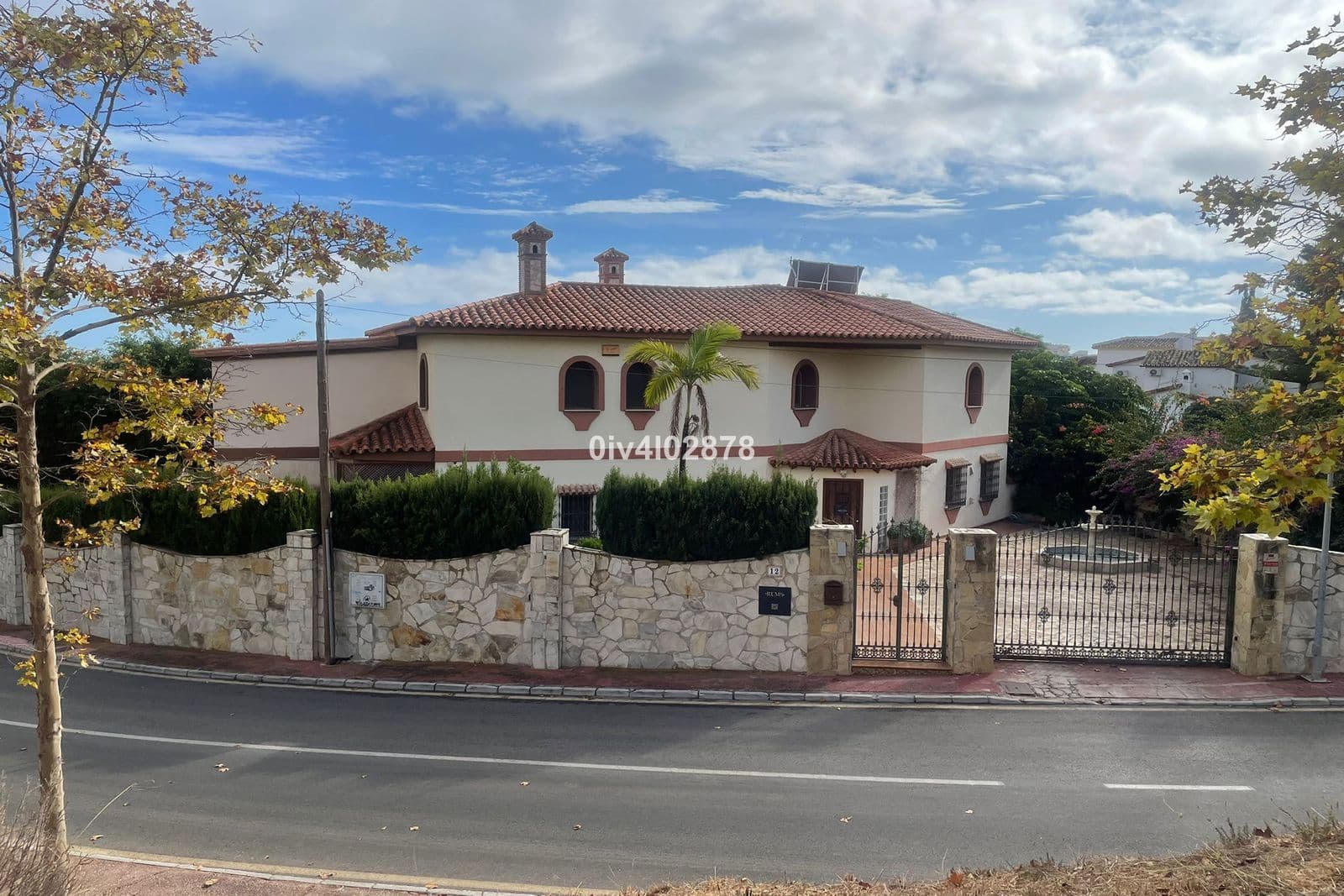 Detached Villa in Benalmadena Costa, Benalmádena