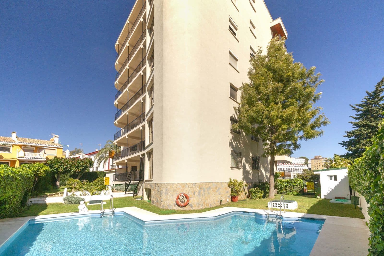 Middle Floor Apartment in Montemar, Torremolinos