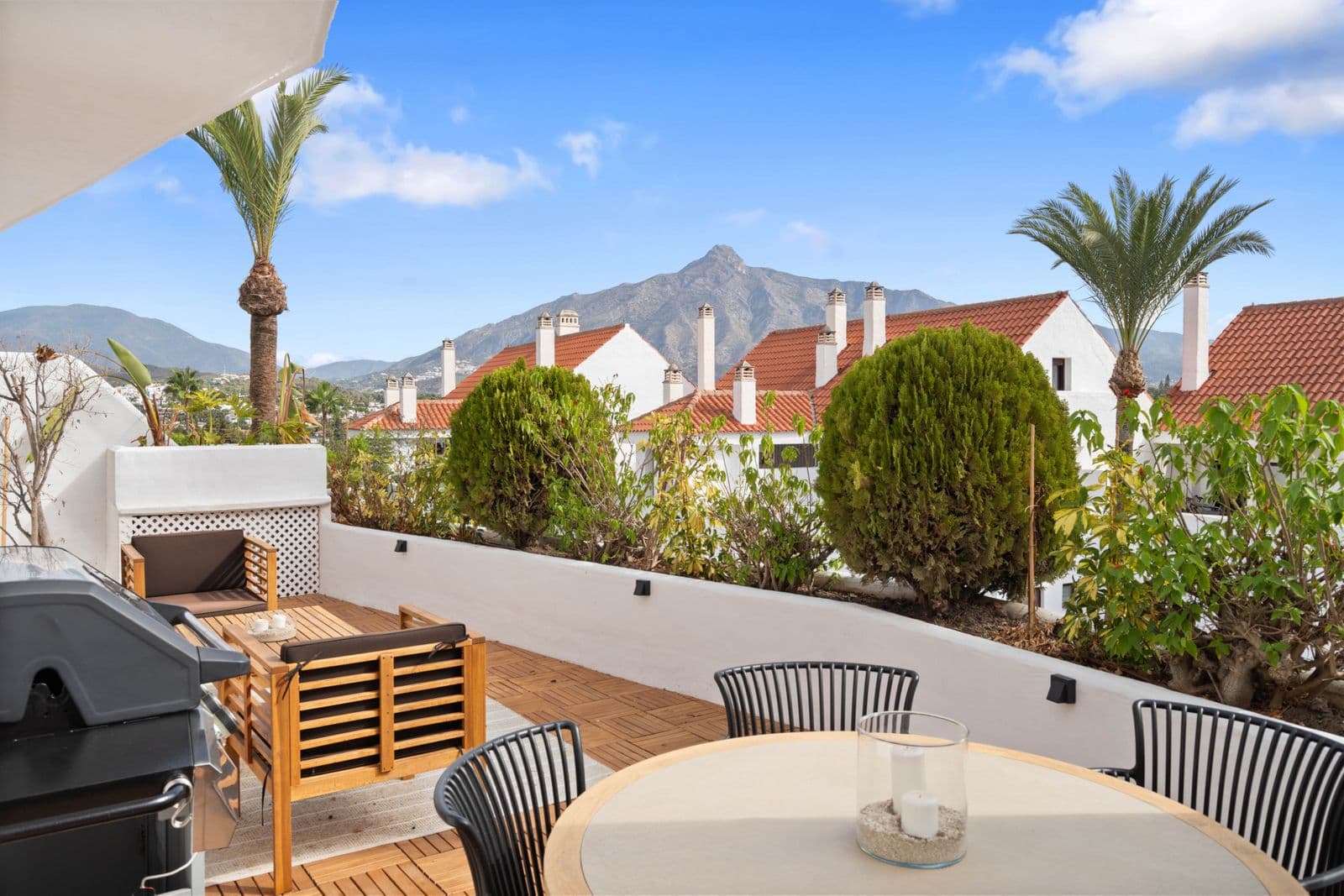 Middle Floor Apartment in Nueva Andalucía, Nueva Andalucía