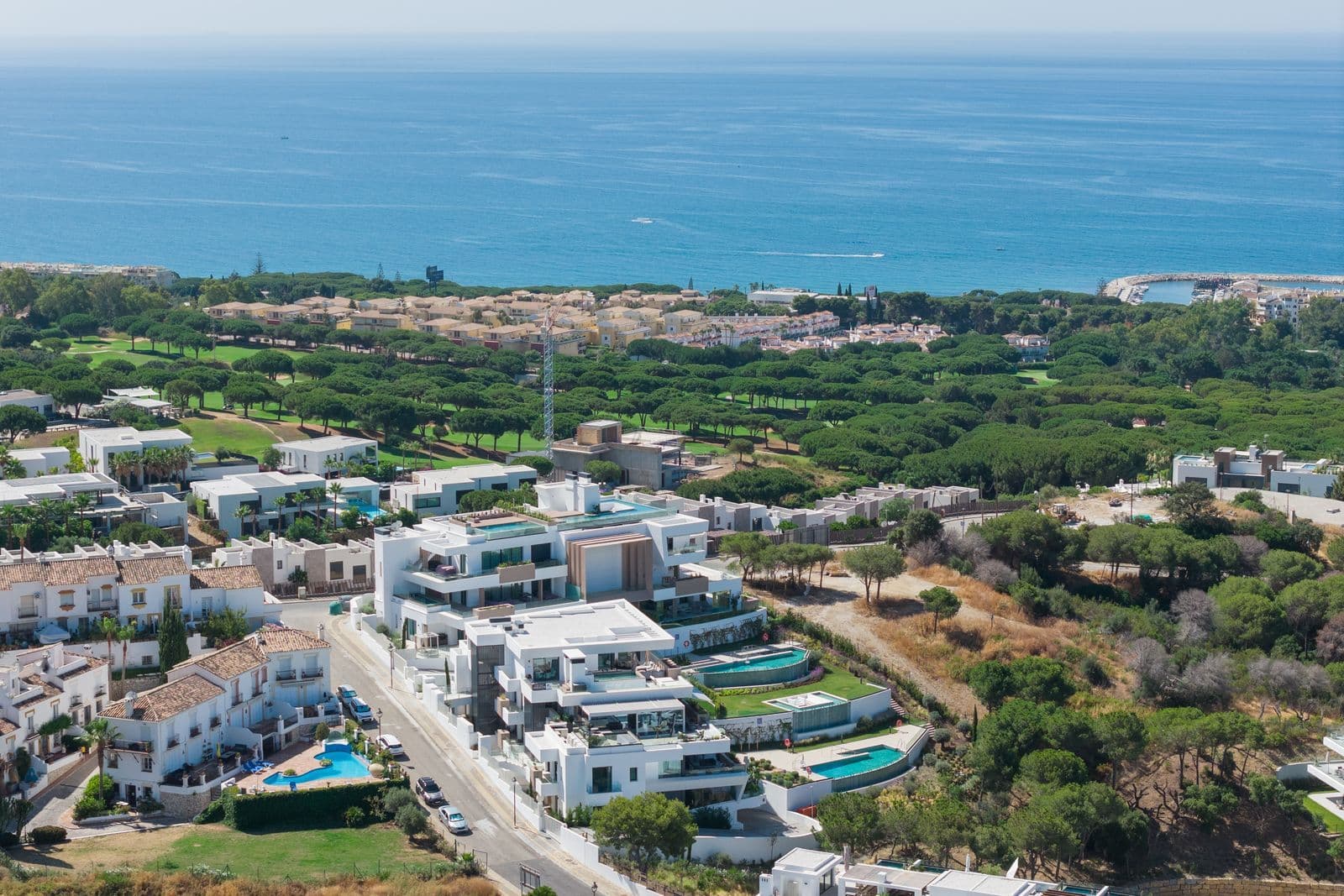 Ground Floor Apartment in Cabopino, Marbella East