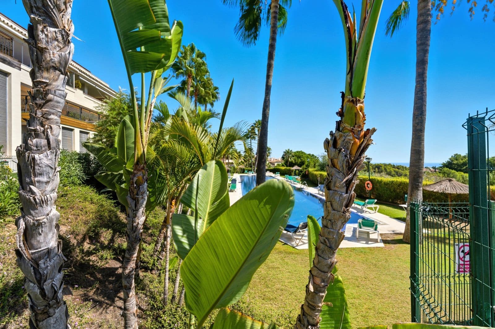 Middle Floor Apartment in Sierra Blanca, Marbella