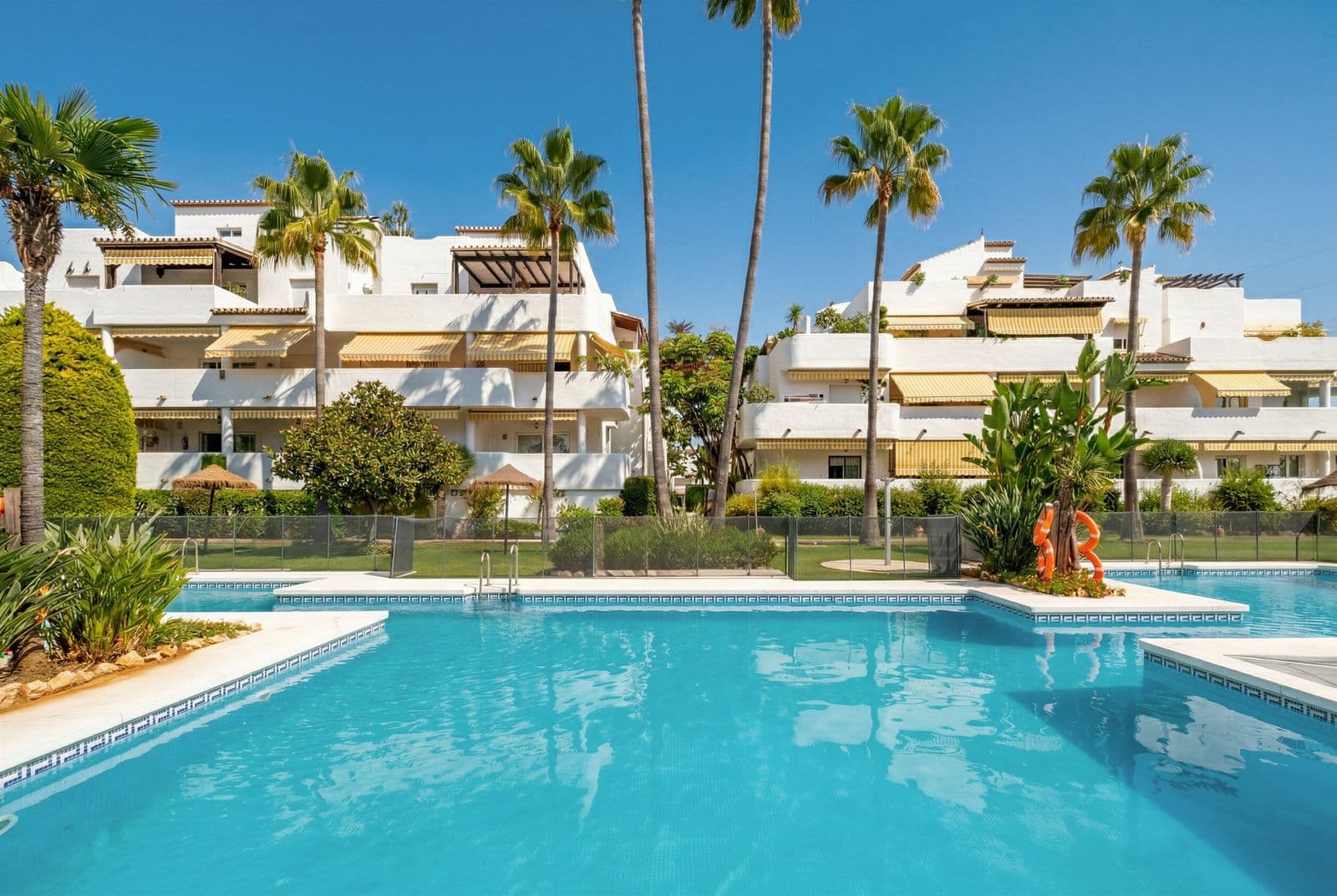 Middle Floor Apartment in The Golden Mile, Marbella