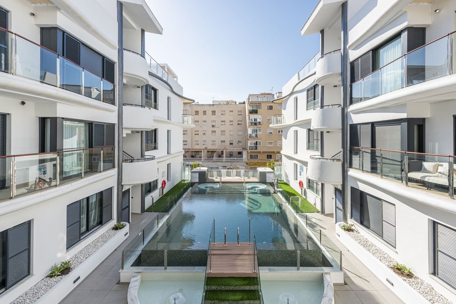 Middle Floor Apartment in Estepona, Estepona