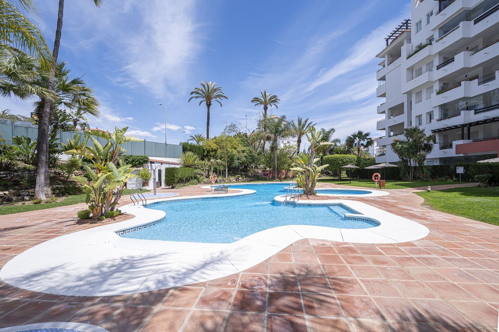 Middle Floor Apartment in Puerto Banús, Marbella