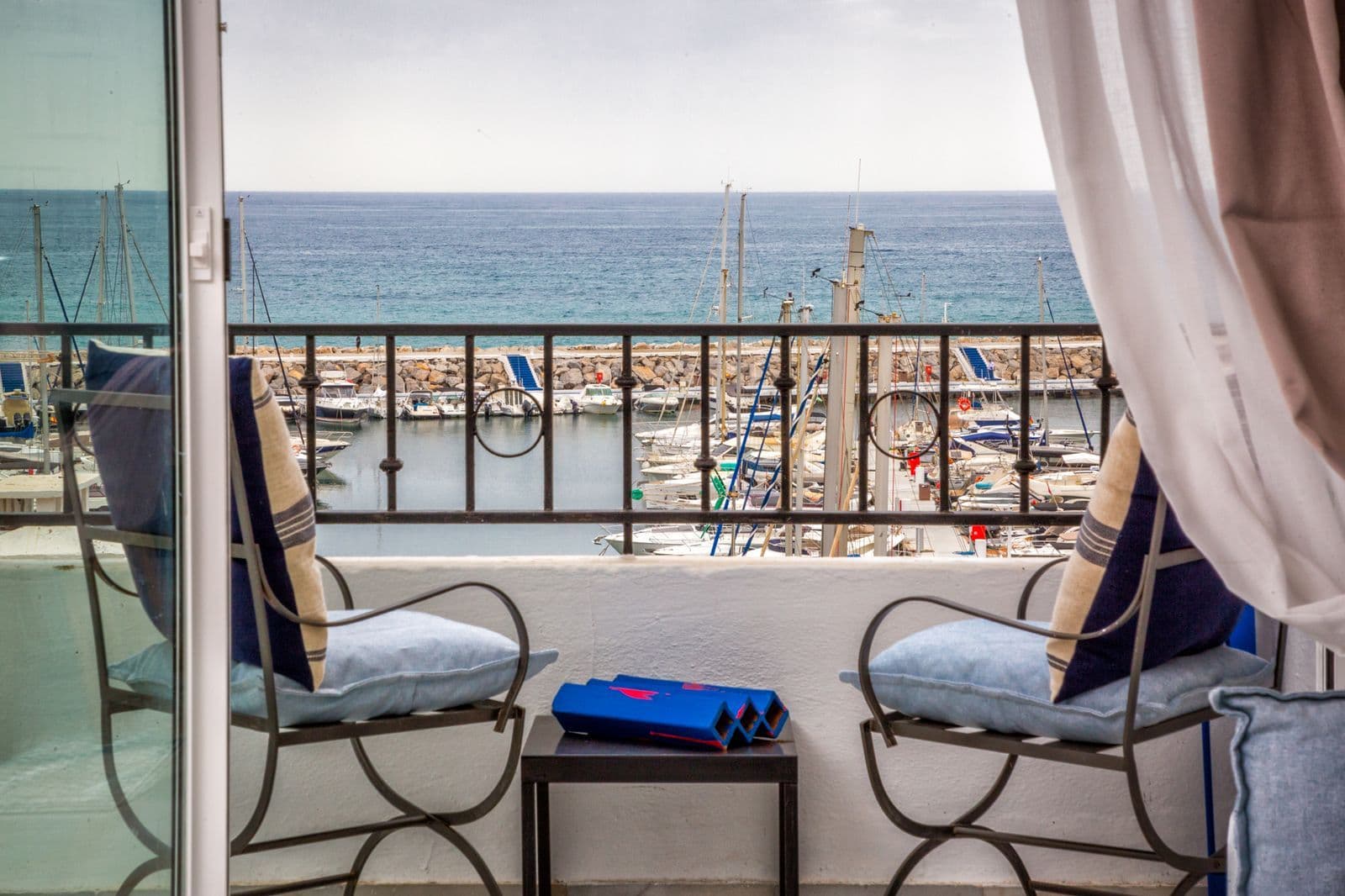 Middle Floor Apartment in Puerto Banús, Marbella
