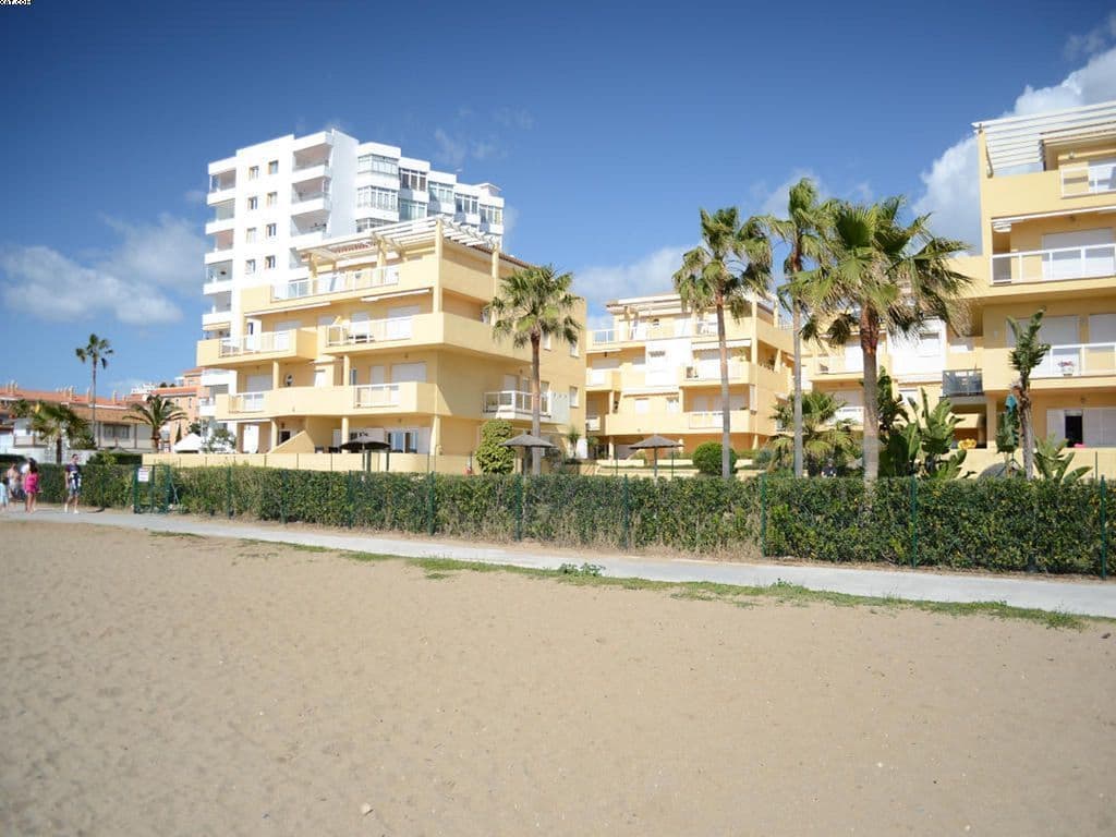 Middle Floor Apartment in La Cala de Mijas, Mijas