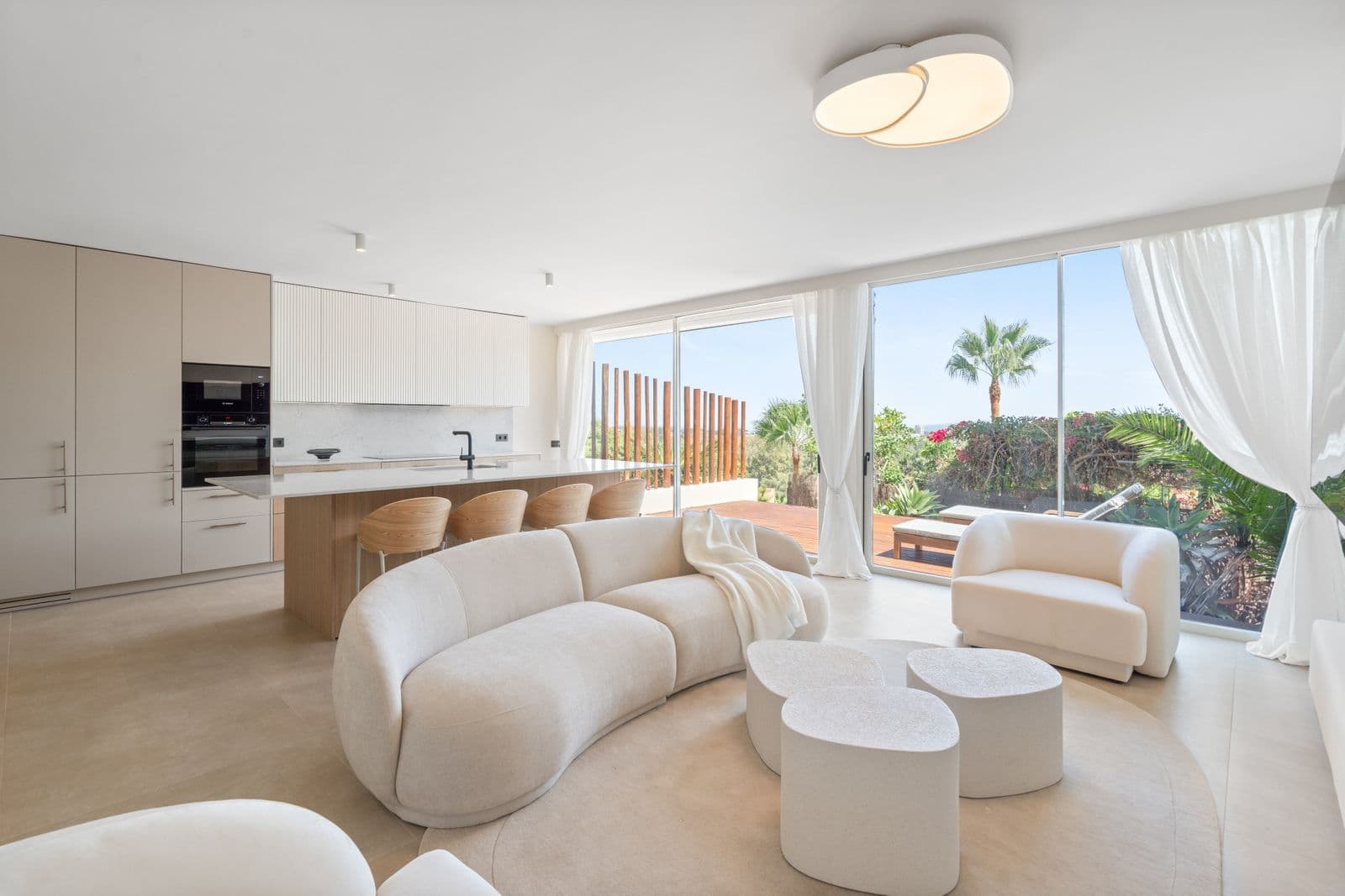 Ground Floor Apartment in Nueva Andalucía, Nueva Andalucía