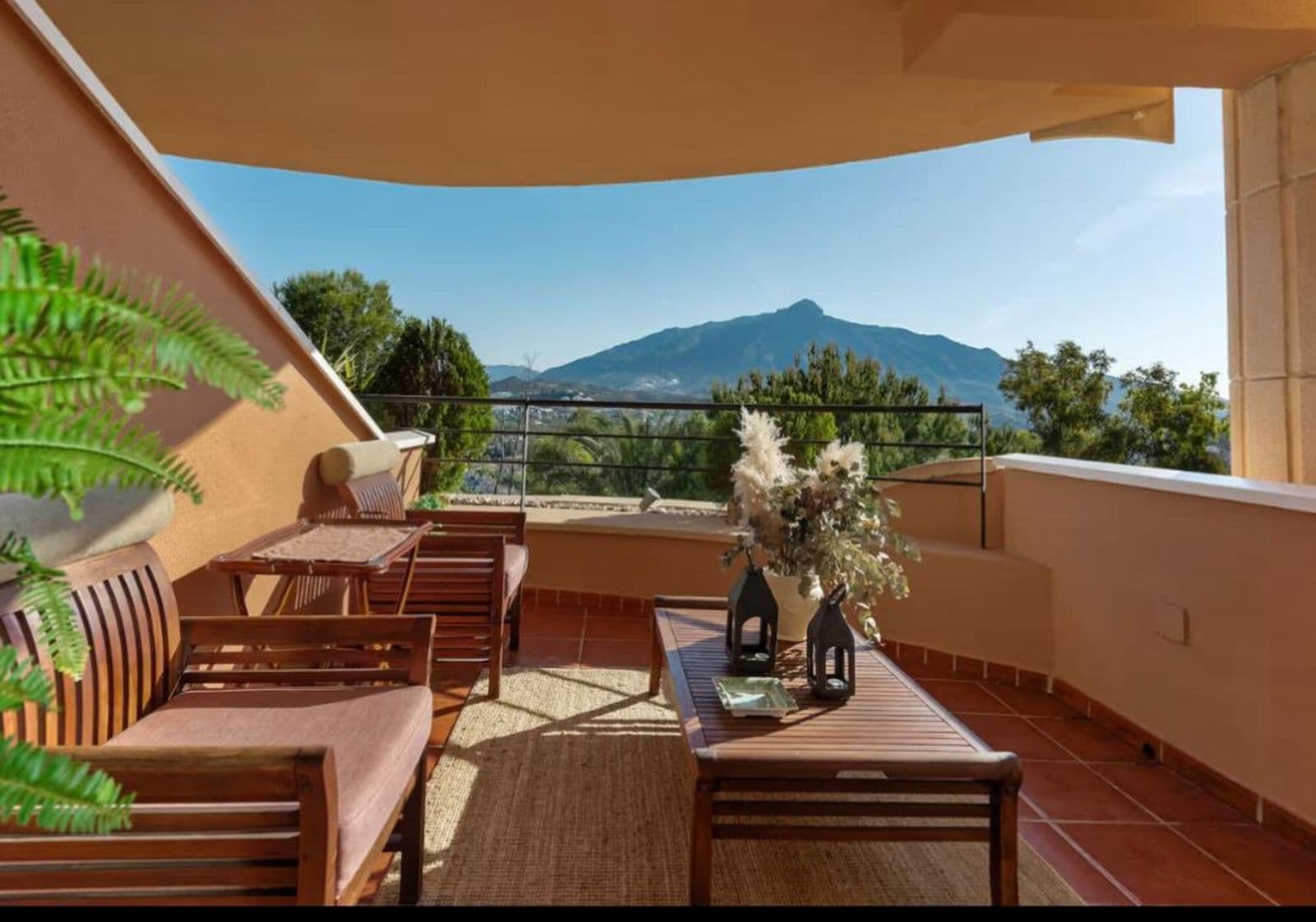 Middle Floor Apartment in Nueva Andalucía, Nueva Andalucía