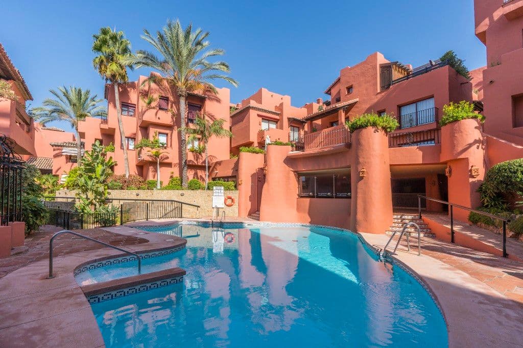Middle Floor Apartment in Elviria, Marbella East
