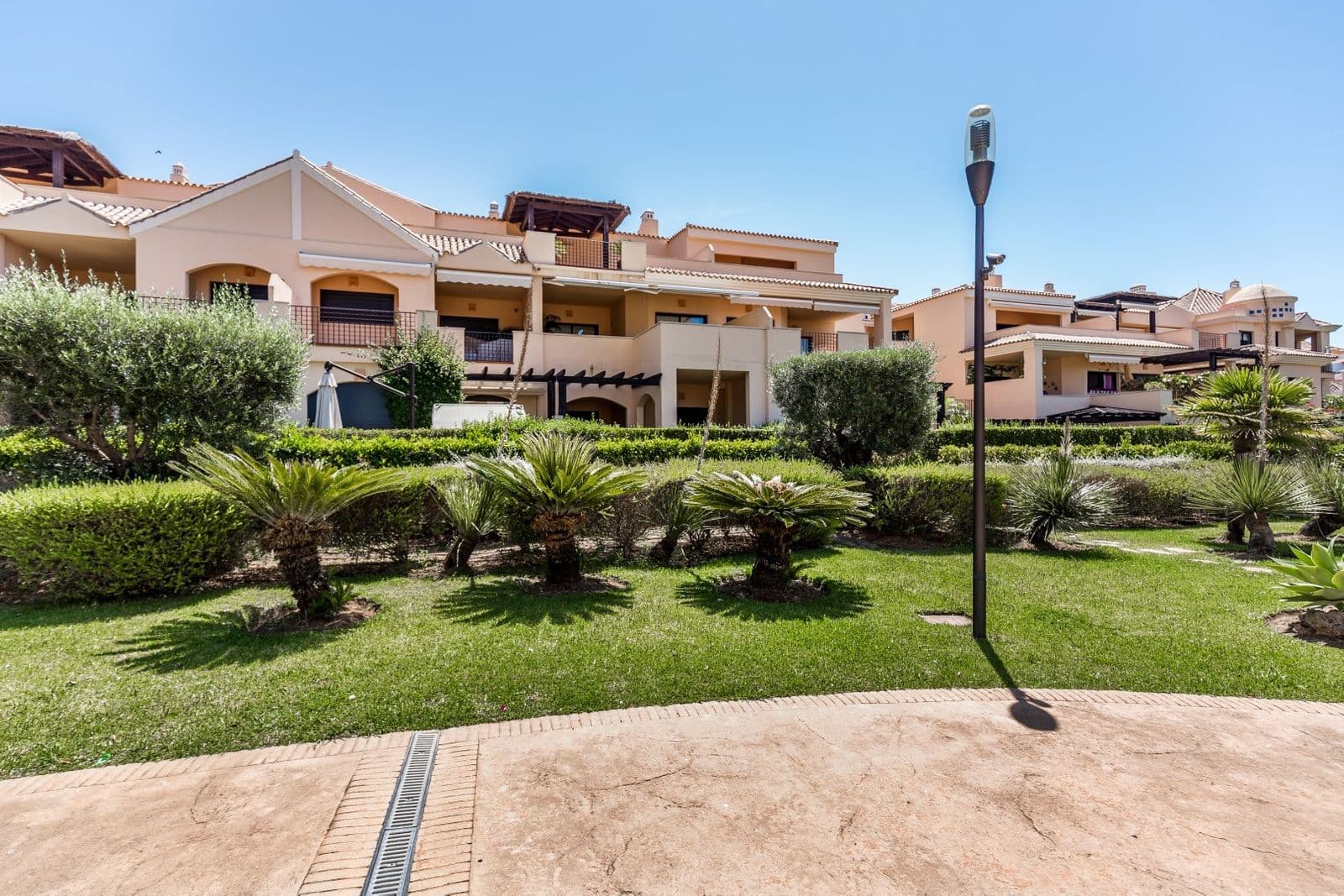 Middle Floor Apartment in Puerto Banús, Marbella