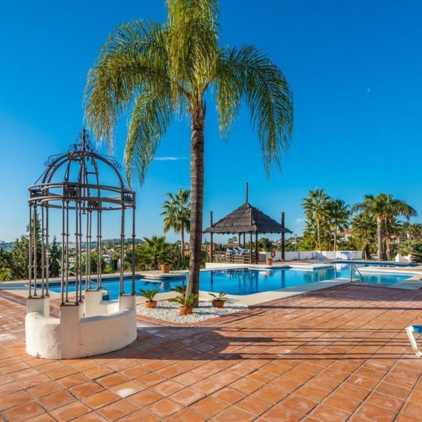 Ground Floor Apartment in Nueva Andalucía, Nueva Andalucía