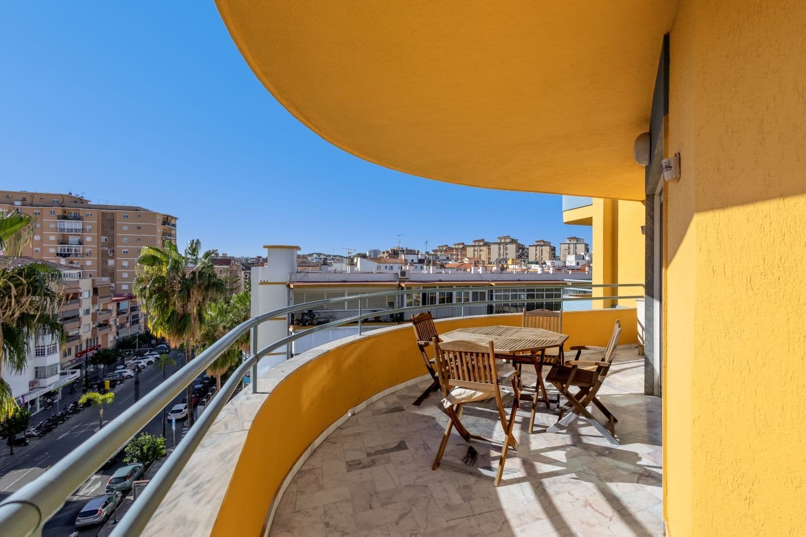 Middle Floor Apartment in Fuengirola, Fuengirola