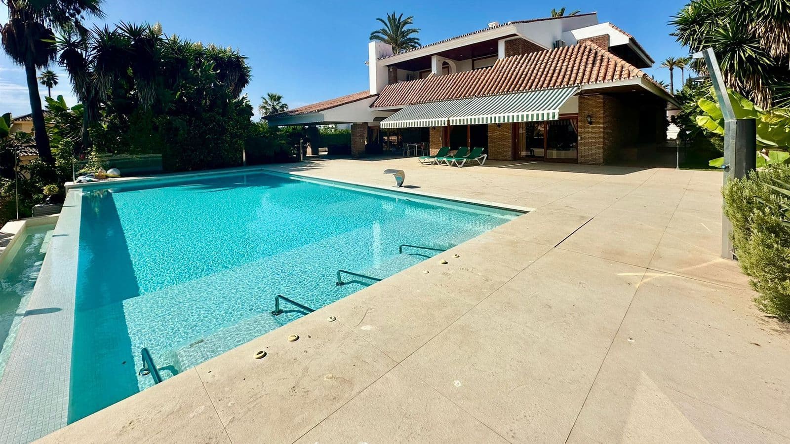 Detached Villa in Nueva Andalucía, Nueva Andalucía