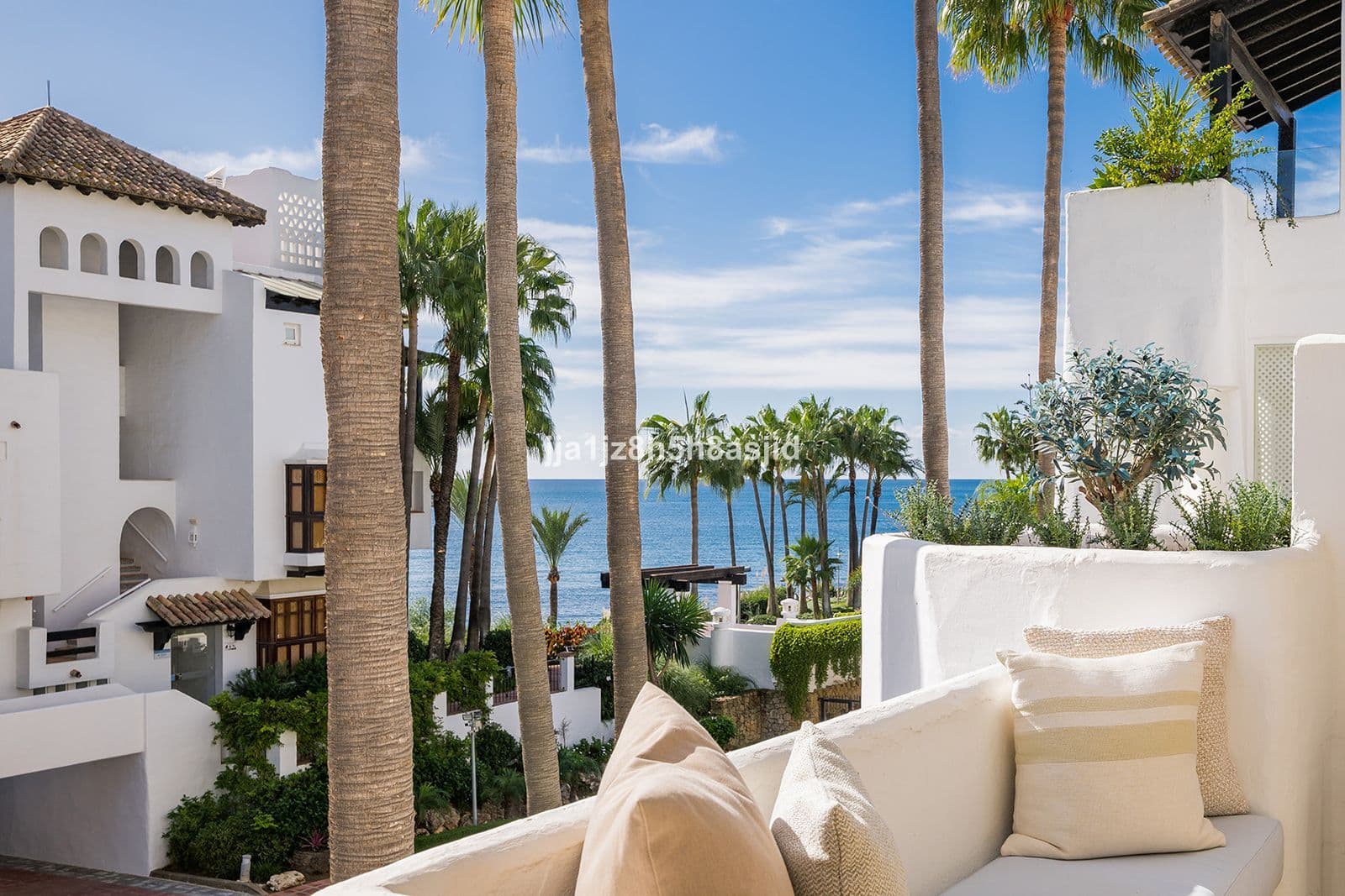 Middle Floor Apartment in The Golden Mile, Marbella
