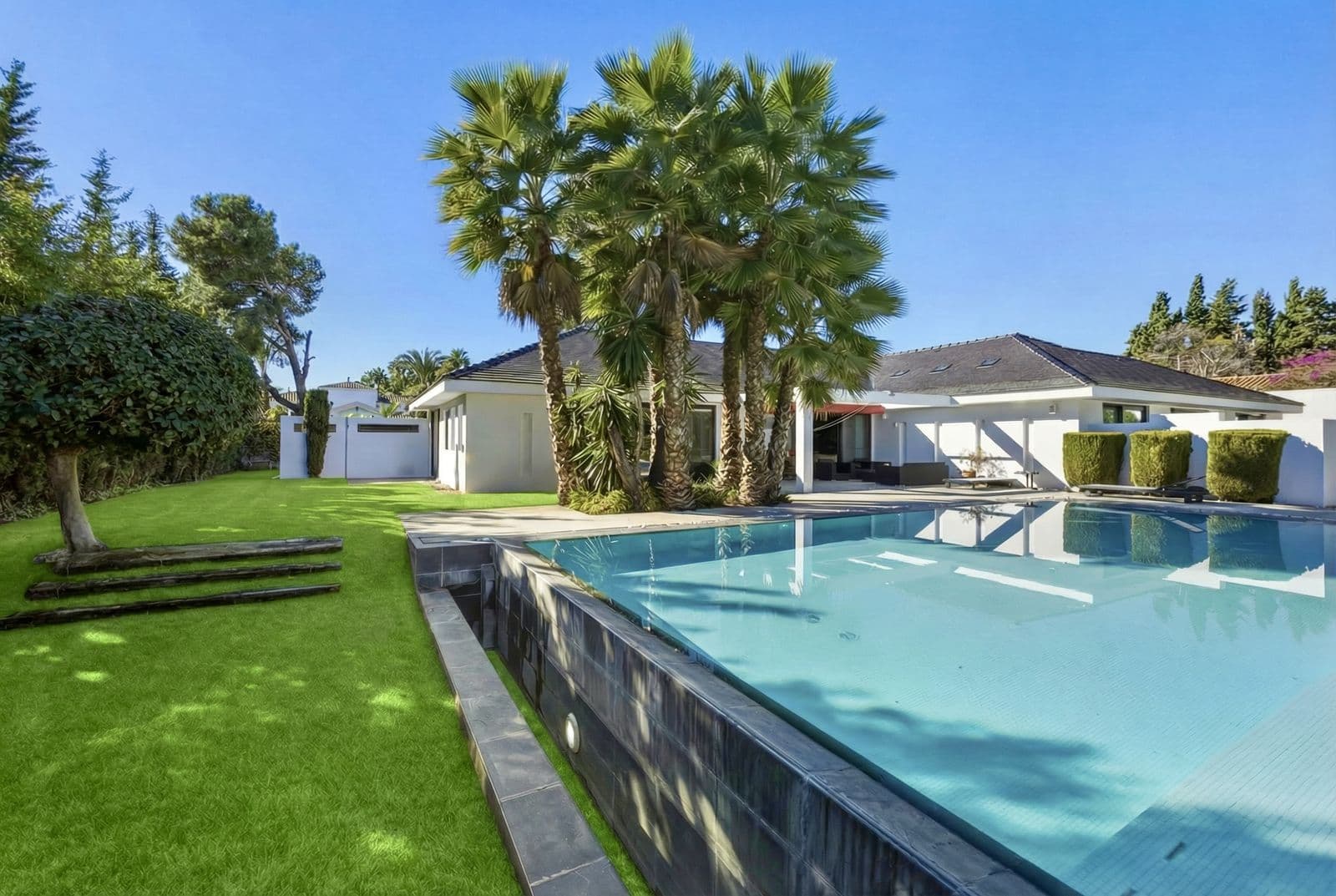 Detached Villa in Guadalmina Baja, Marbella