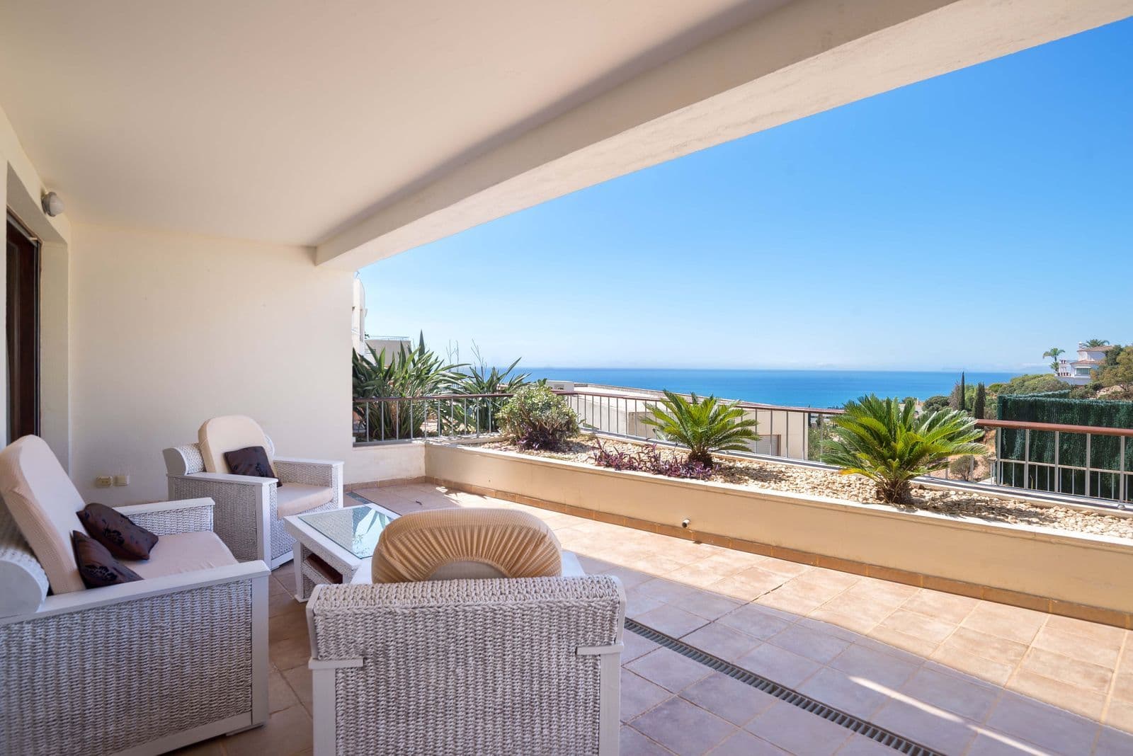 Ground Floor Apartment in Altos de los Monteros, Marbella East