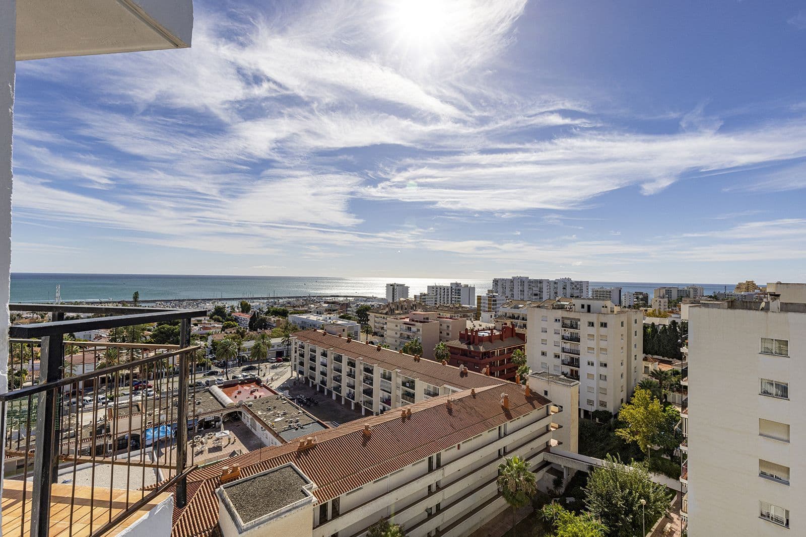 Top Floor Apartment in Benalmadena Costa, Benalmádena