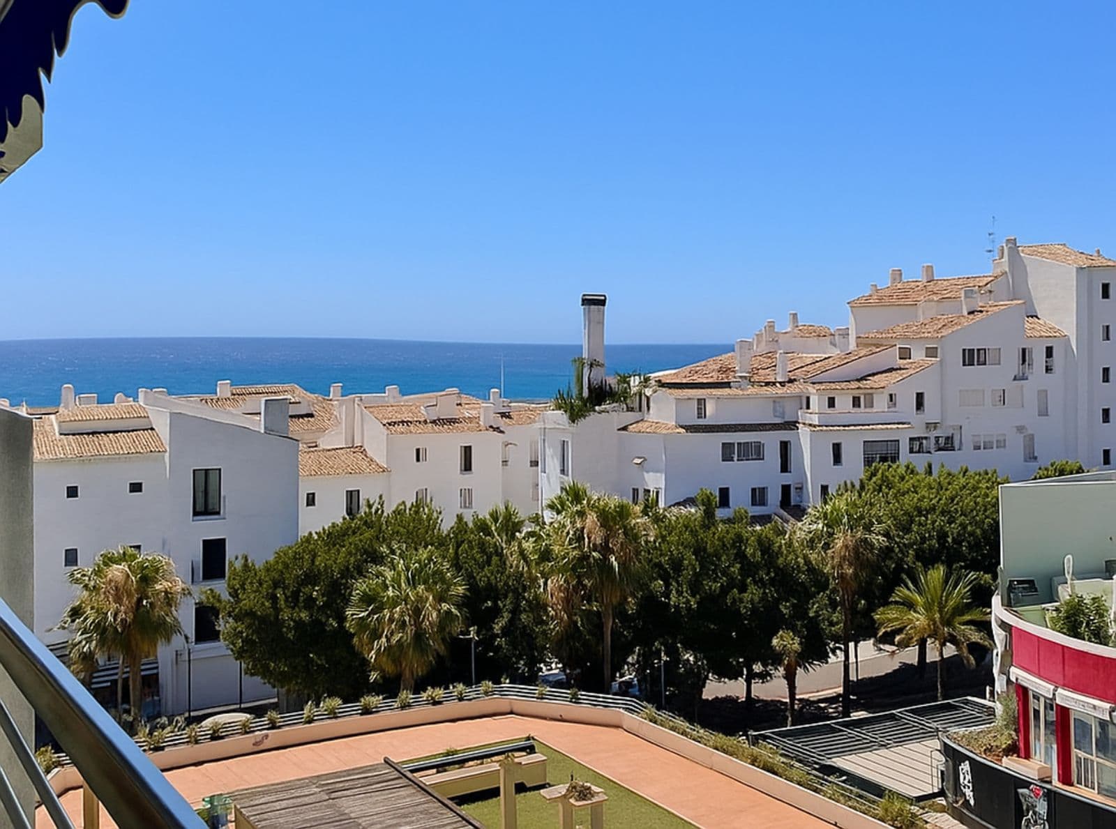 Middle Floor Apartment in Puerto Banús, Marbella
