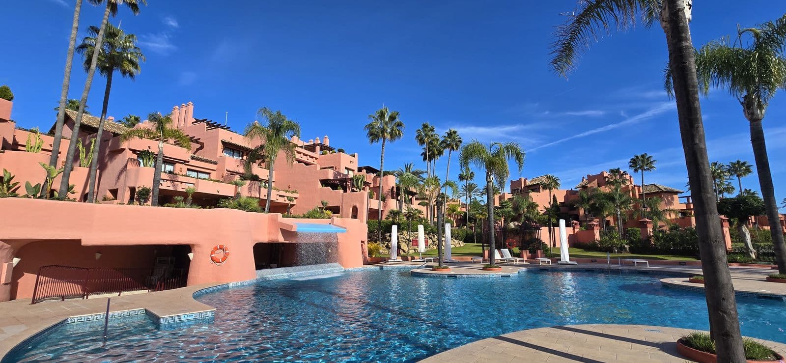 Middle Floor Apartment in Estepona, Estepona