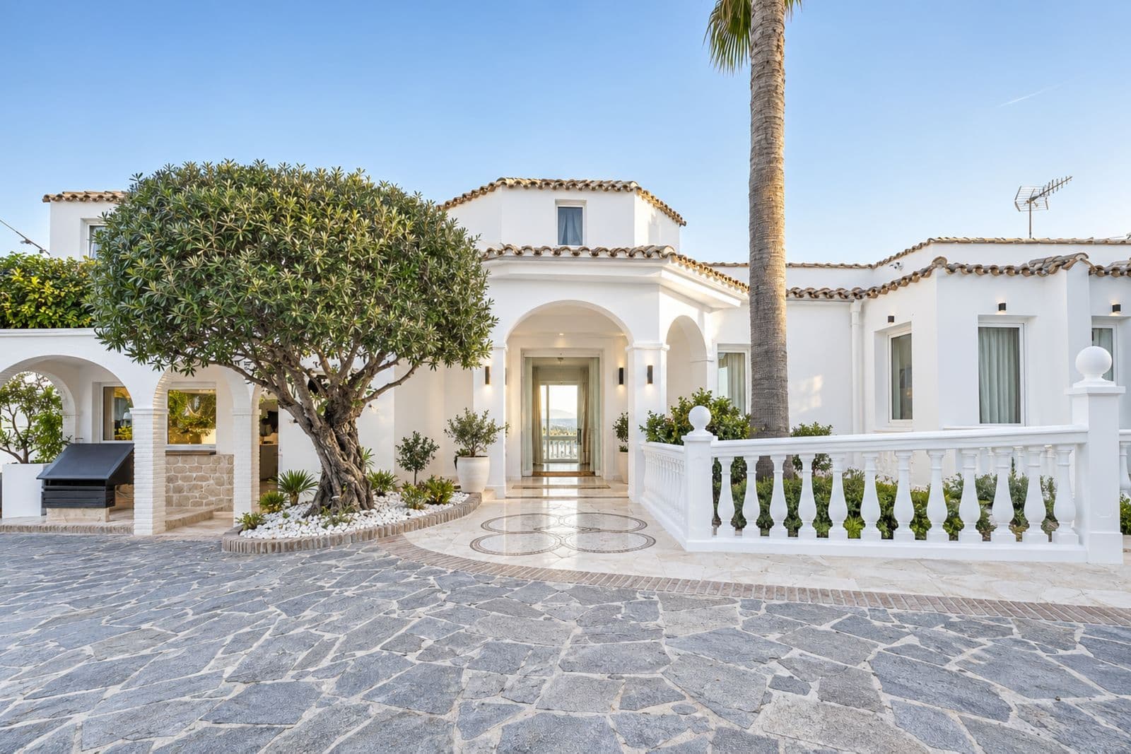 Detached Villa in Hacienda Las Chapas, Marbella East