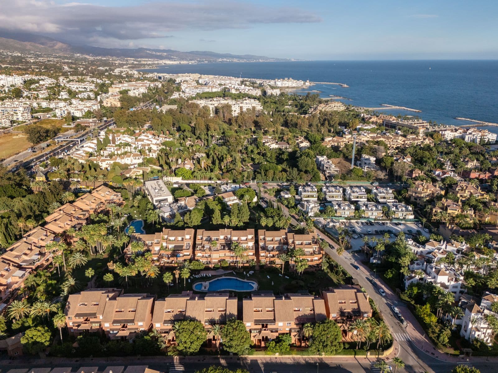 Middle Floor Apartment in Puerto Banús, Marbella