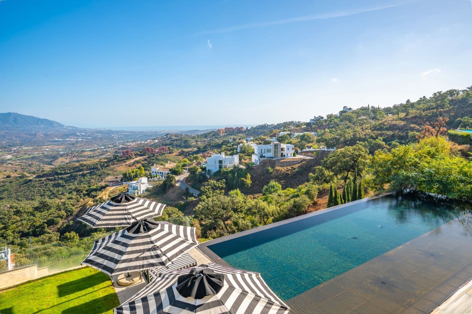 Detached Villa in Elviria, Marbella East