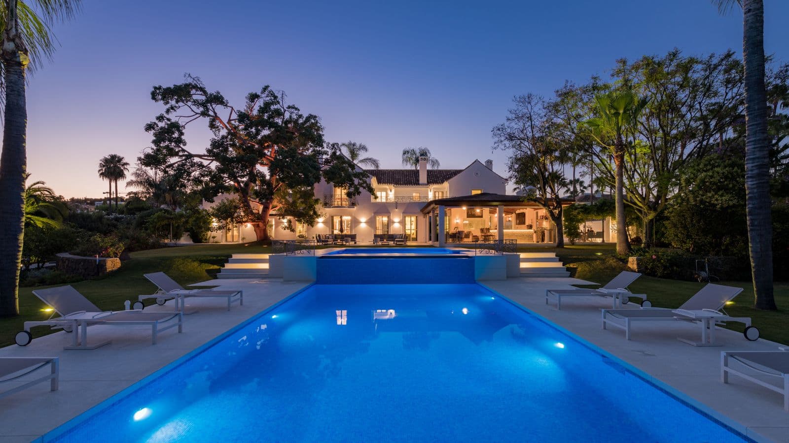 Detached Villa in Nueva Andalucía, Nueva Andalucía