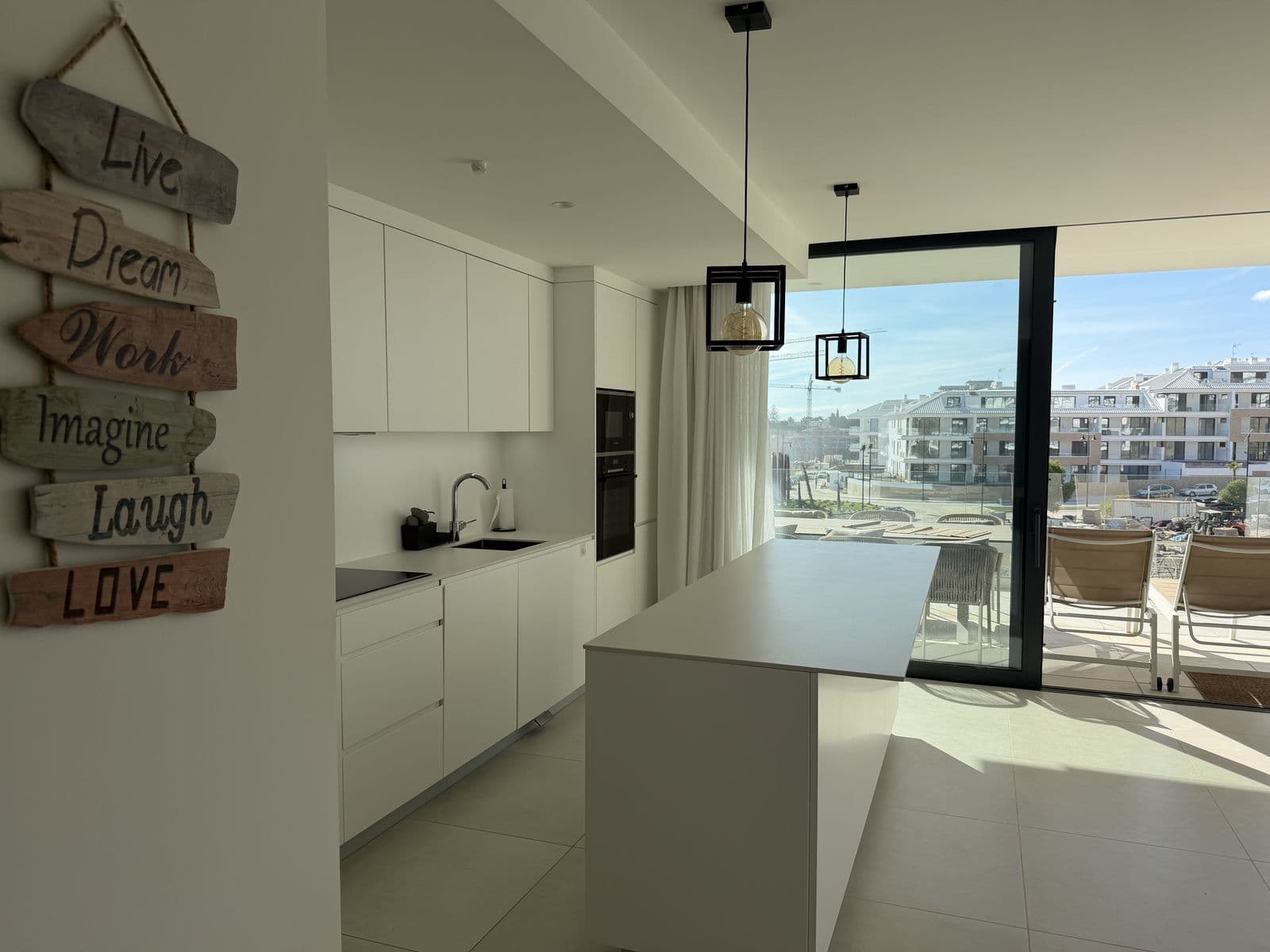 Middle Floor Apartment in Higueron, Fuengirola