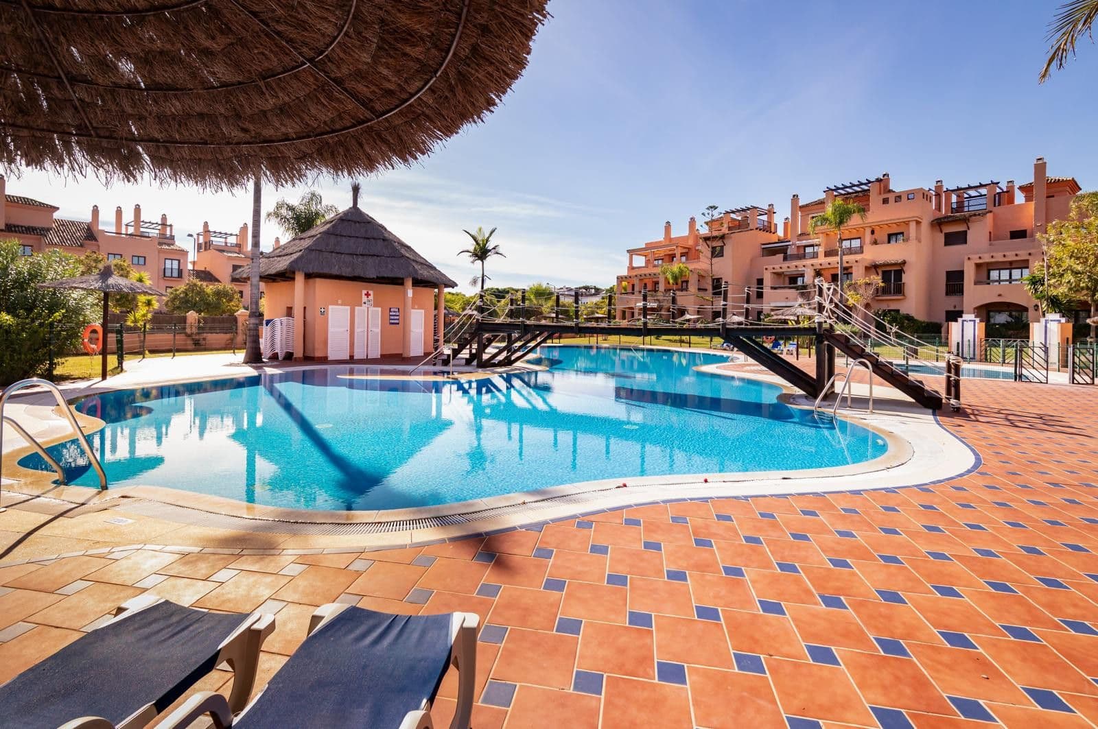 Middle Floor Apartment in Hacienda del Sol, Estepona