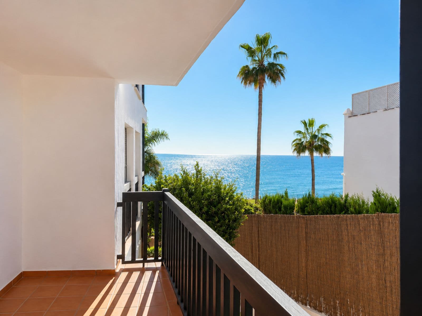 Middle Floor Apartment in Calahonda, Mijas