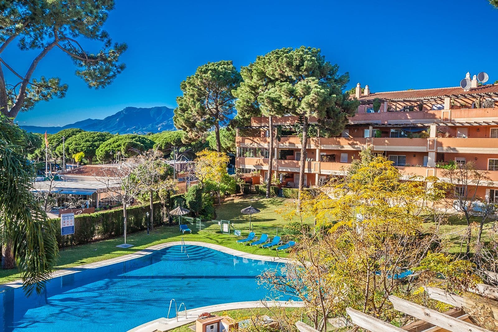 Middle Floor Apartment in Elviria, Marbella East