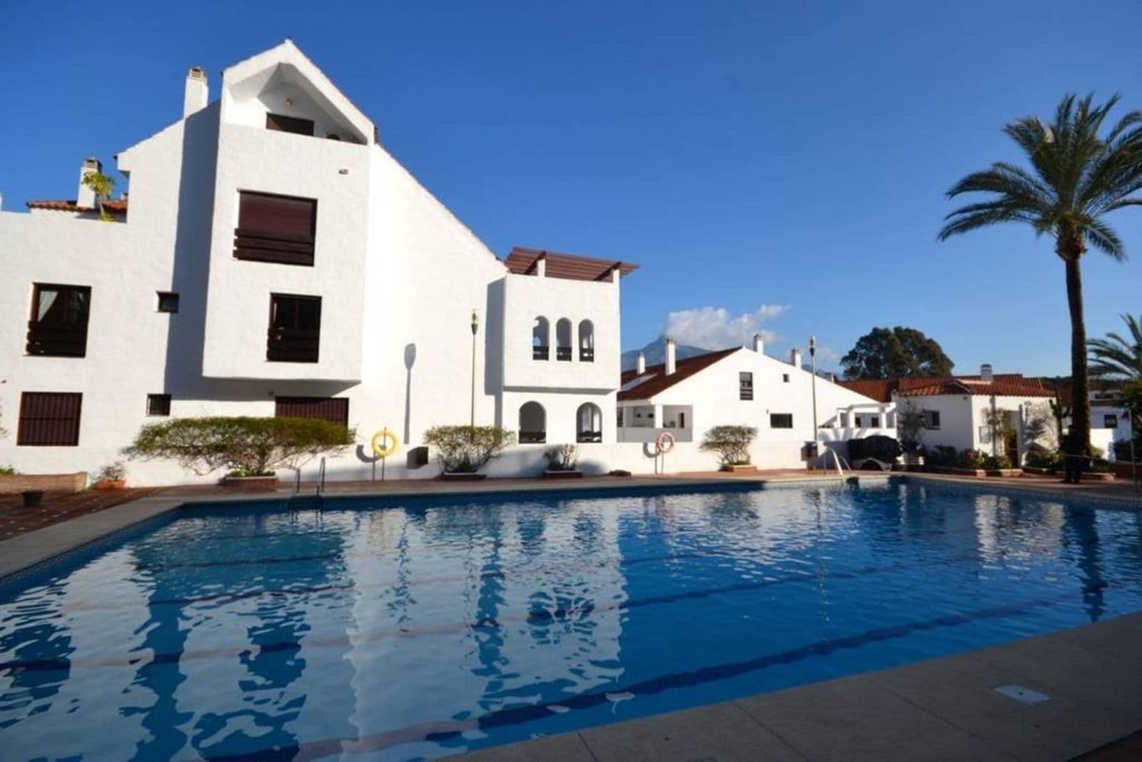 Duplex in Aloha, Nueva Andalucía