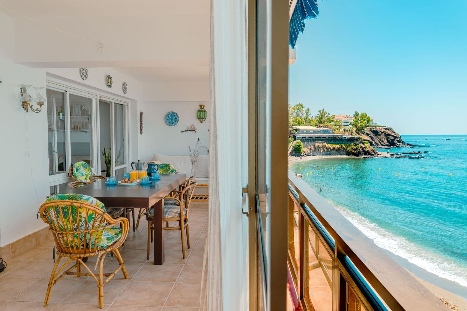 Middle Floor Apartment in Benalmadena Costa, Benalmádena