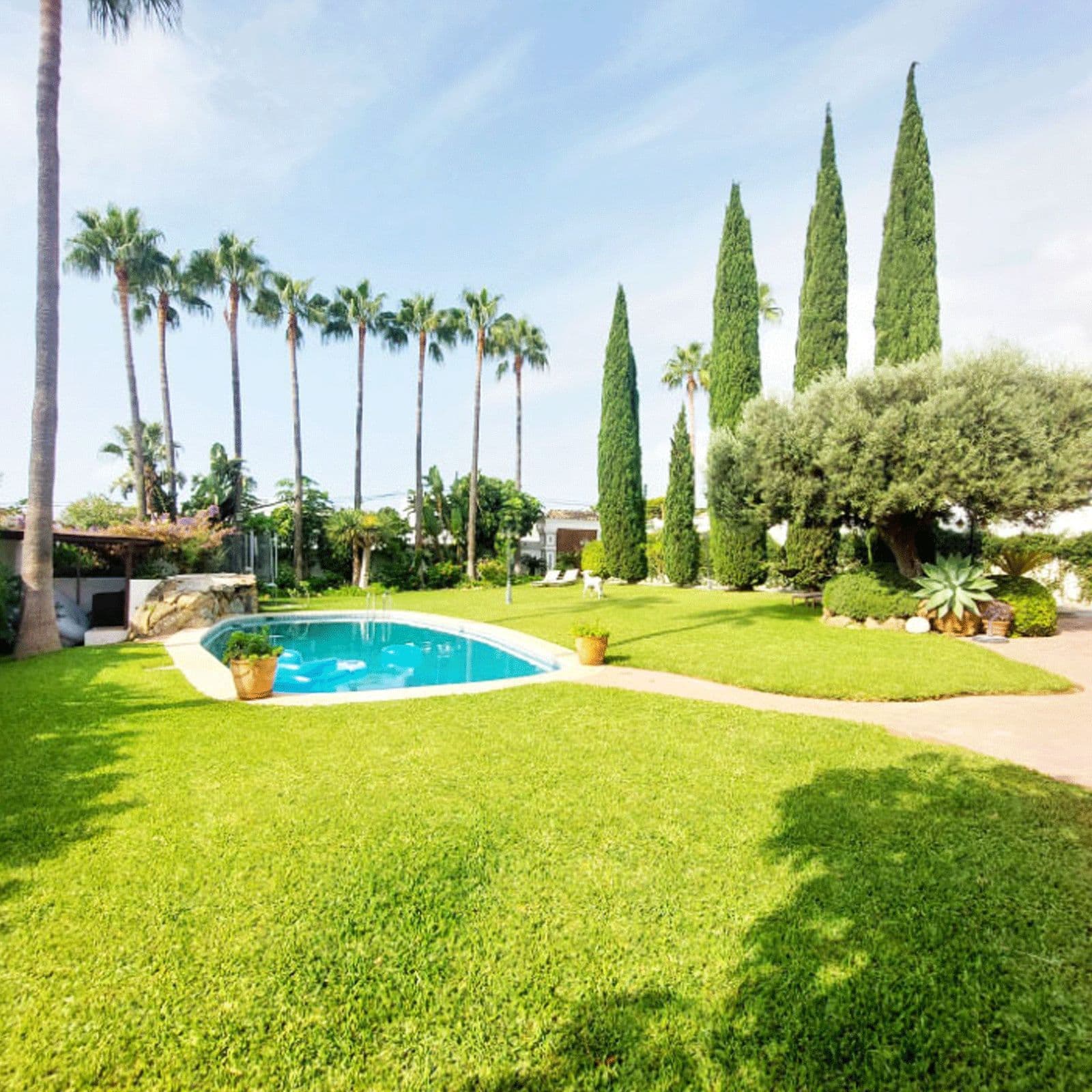 Detached Villa in Benalmadena Costa, Benalmádena