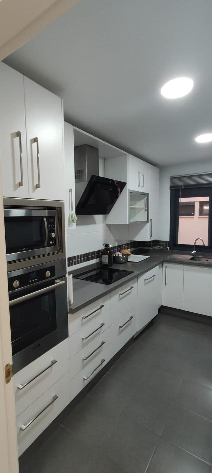Middle Floor Apartment in Málaga Centro, Málaga