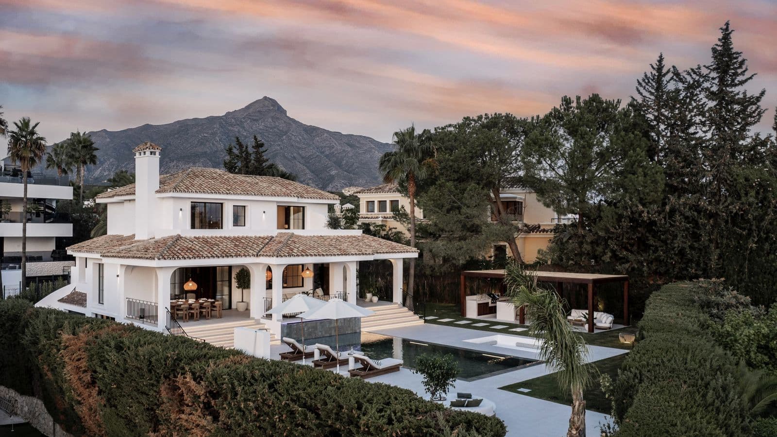 Detached Villa in Nueva Andalucía, Nueva Andalucía