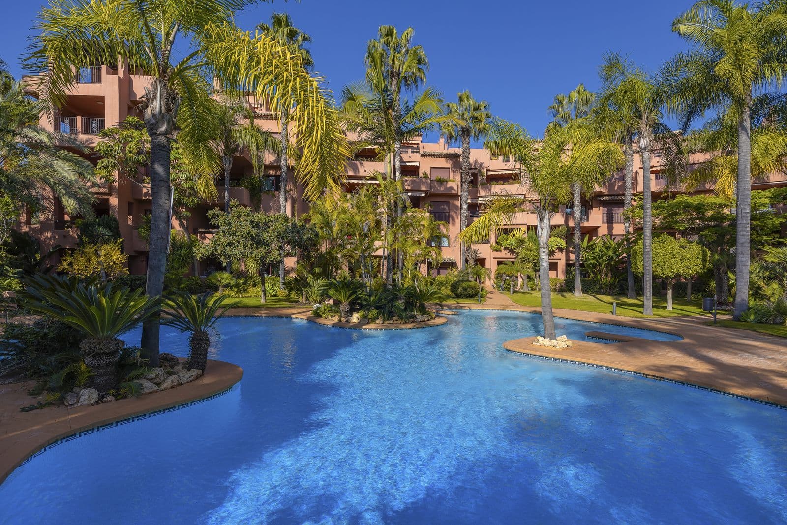Middle Floor Apartment in El Rosario, Marbella East
