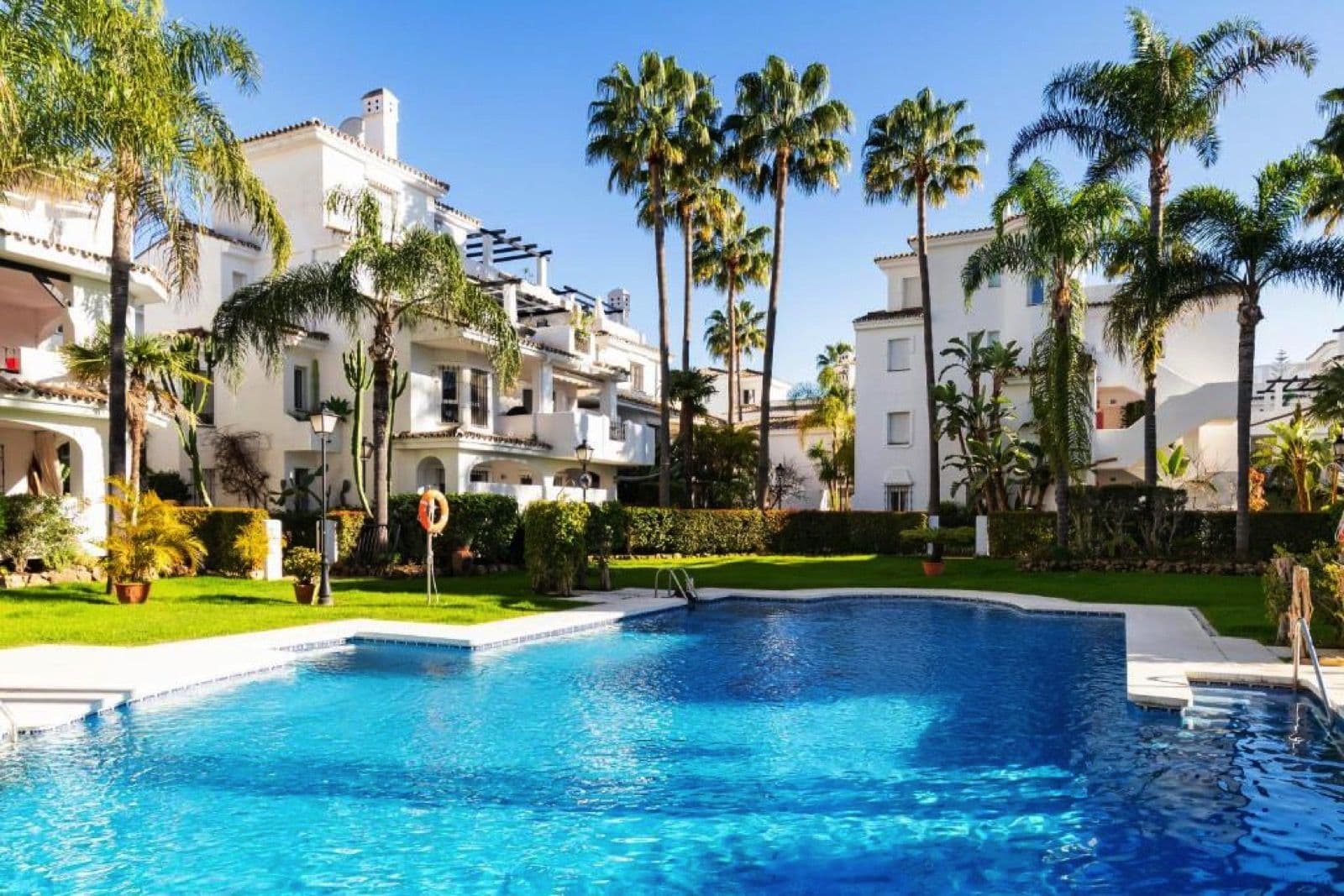 Ground Floor Apartment in Nueva Andalucía, Nueva Andalucía