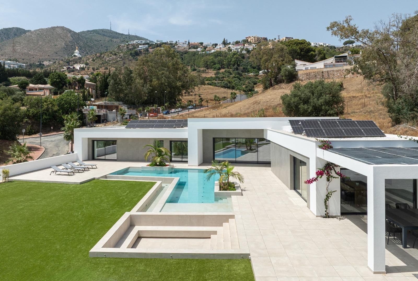 Detached Villa in Benalmadena Costa, Benalmádena