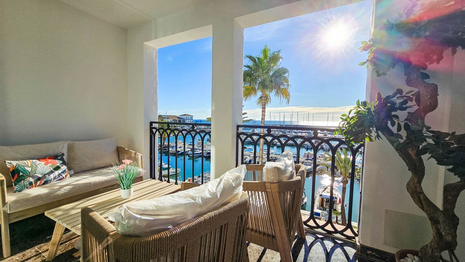 Middle Floor Apartment in La Duquesa, Manilva