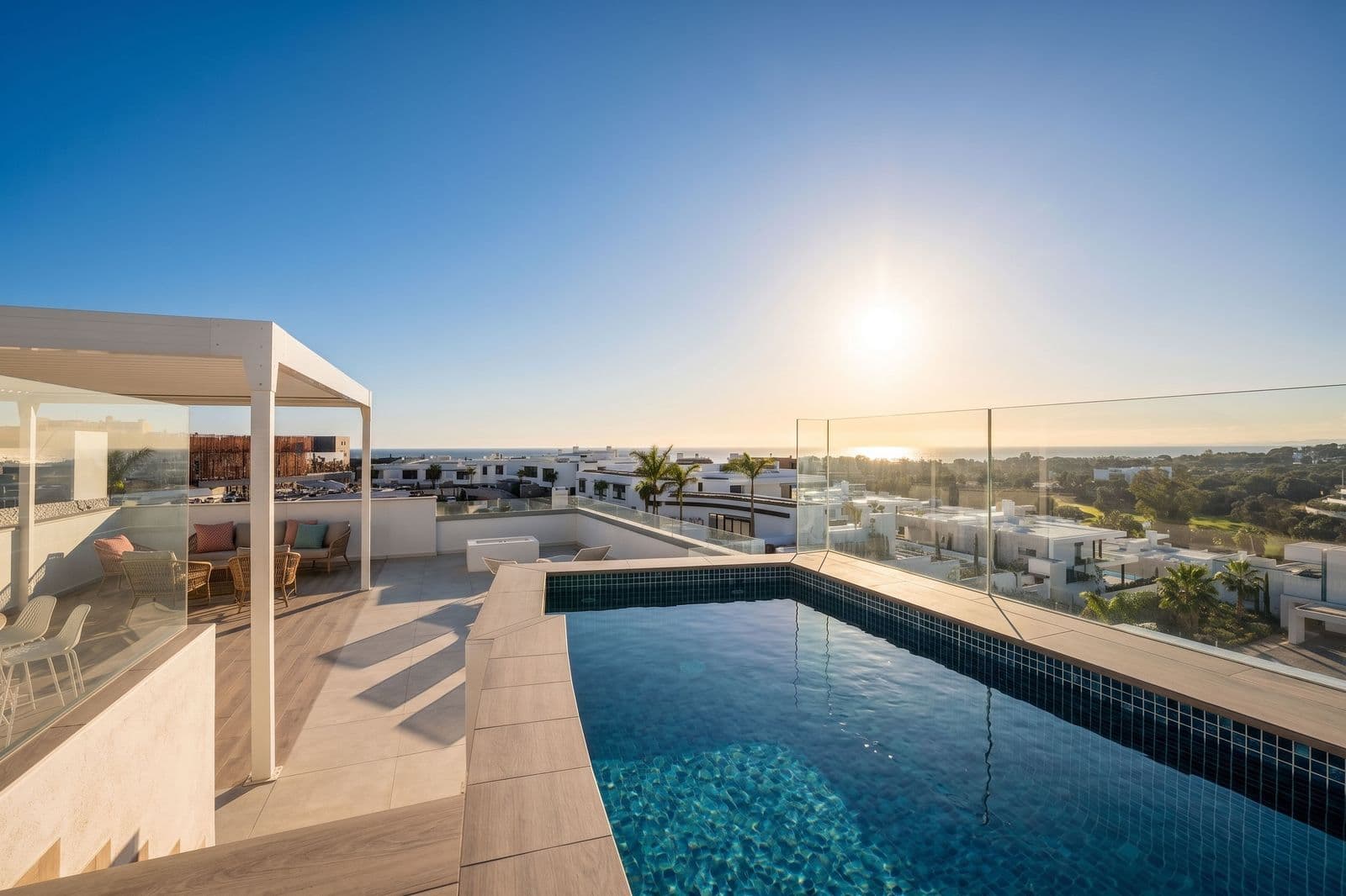 Penthouse in Santa Clara, Marbella East