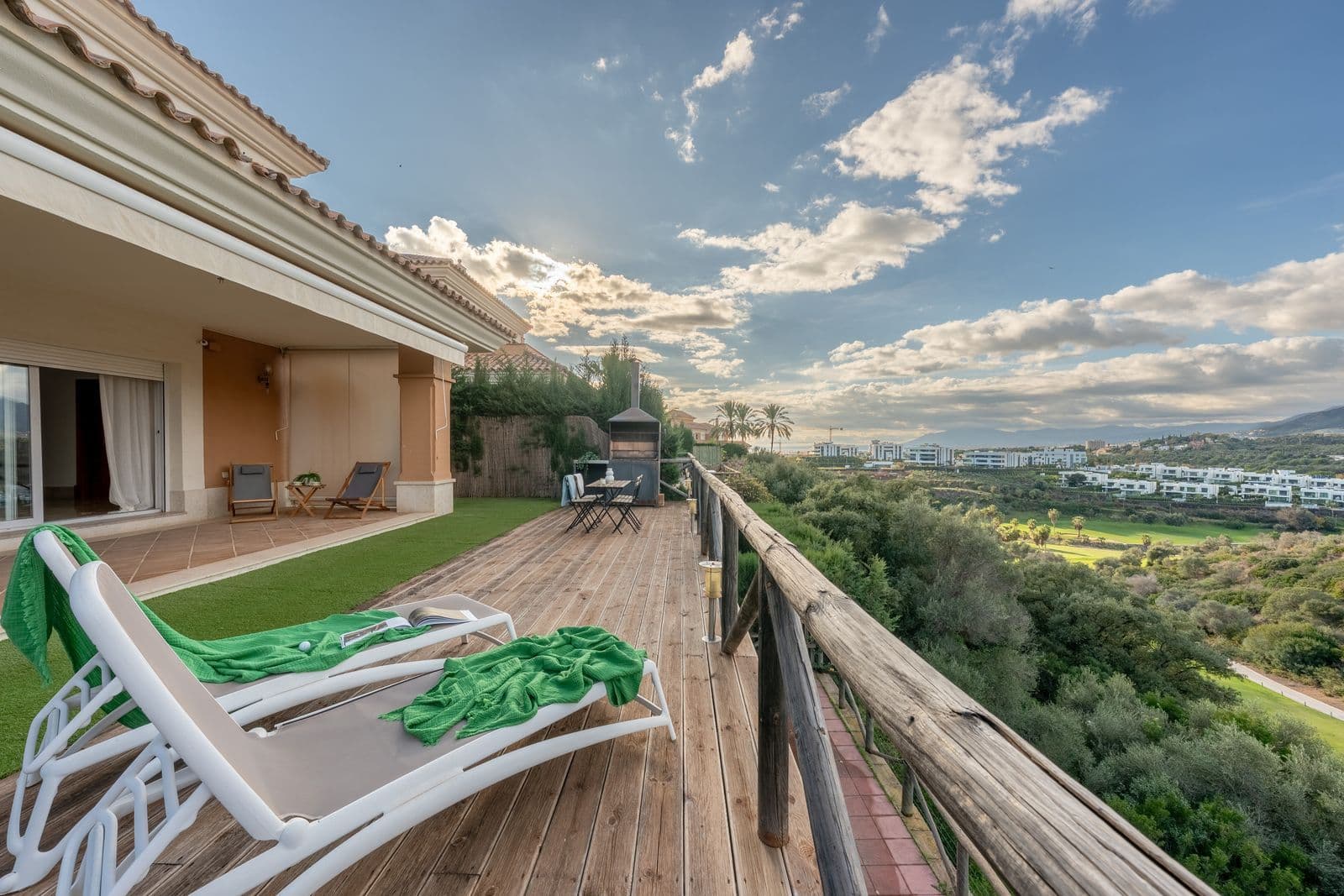 Semi-Detached House in Santa Clara, Marbella East