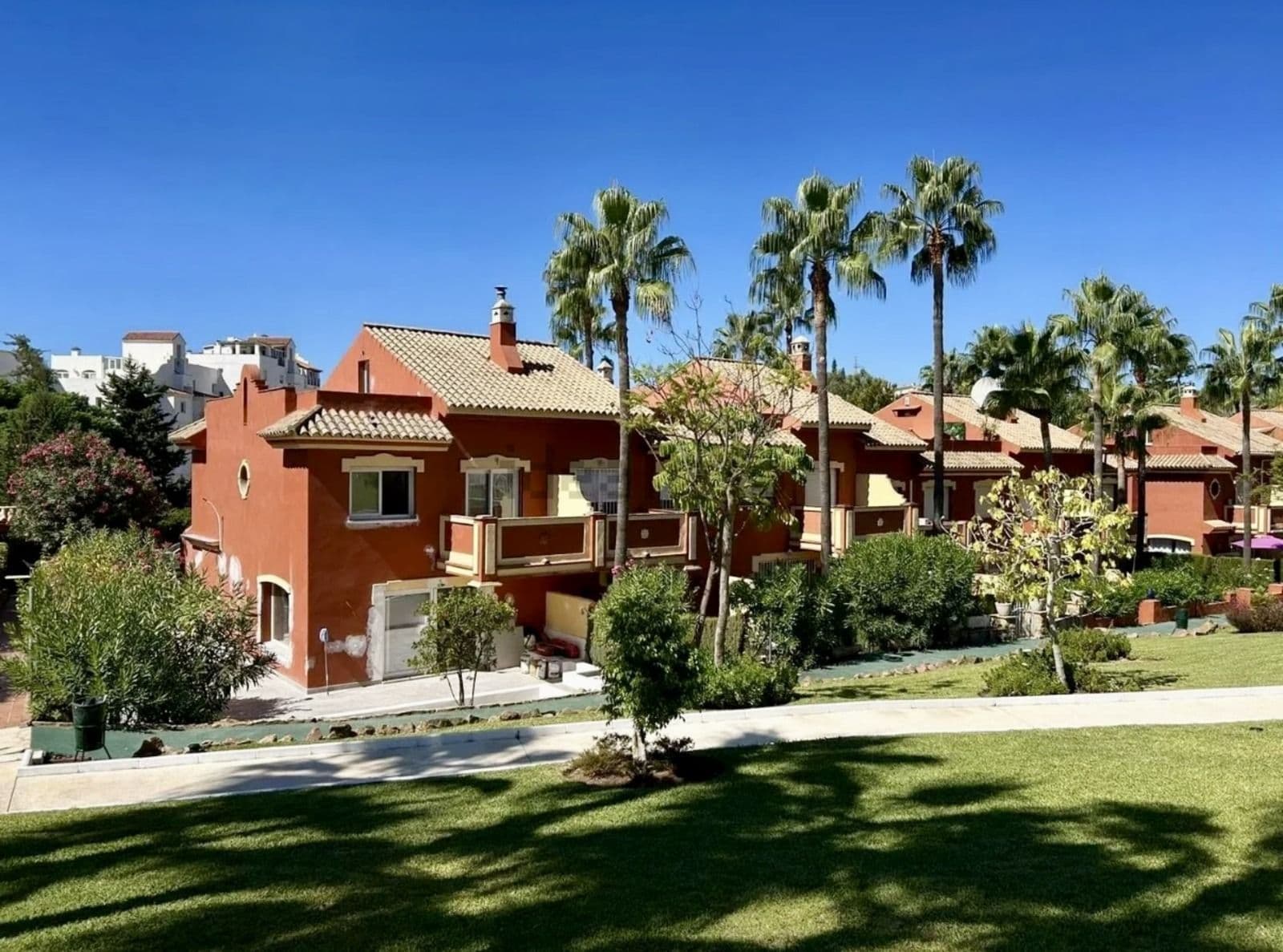 Semi-Detached House in Estepona, Estepona