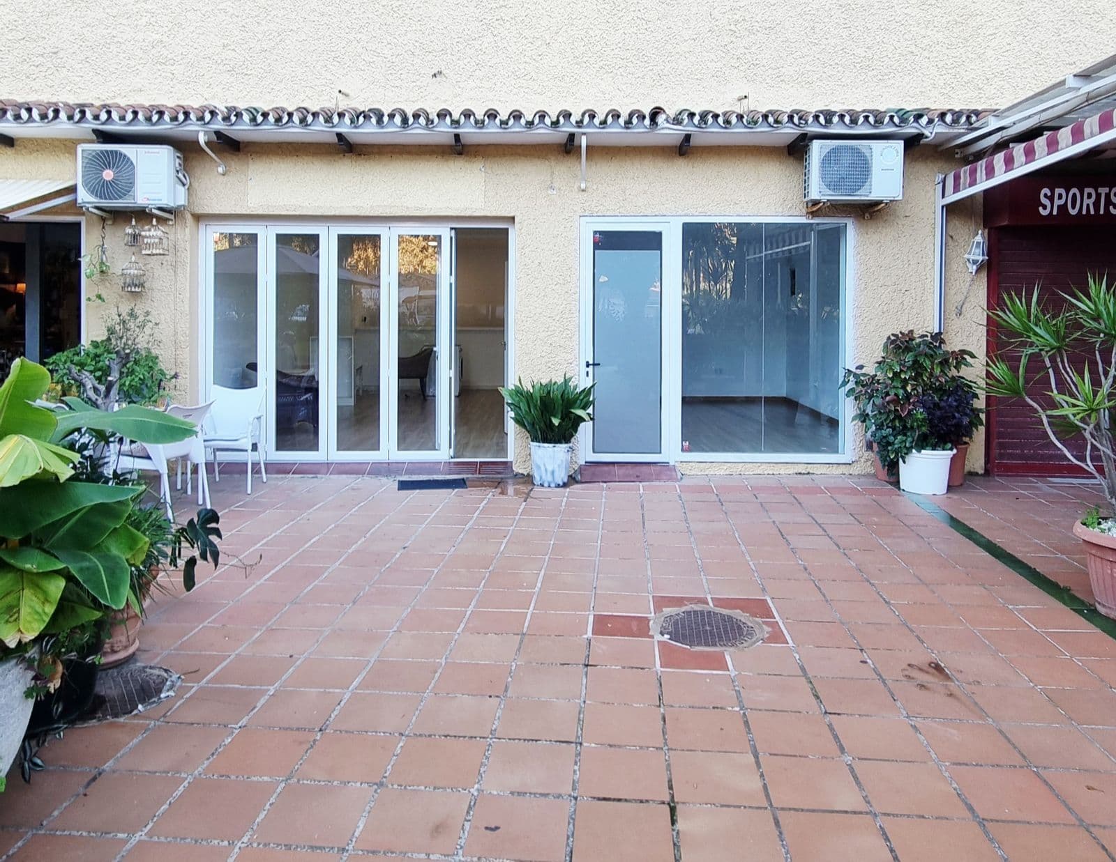 Commercial Premises in Marbesa, Marbella East