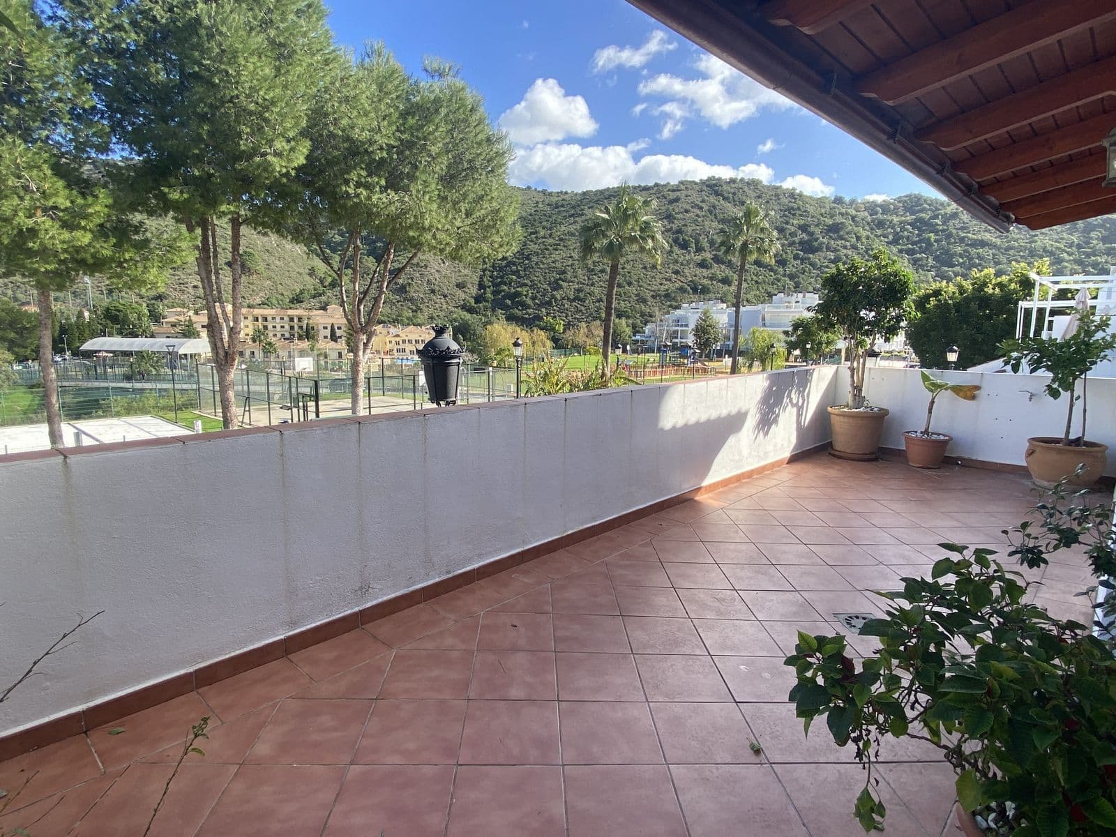 Middle Floor Apartment in Benahavís, Benahavís